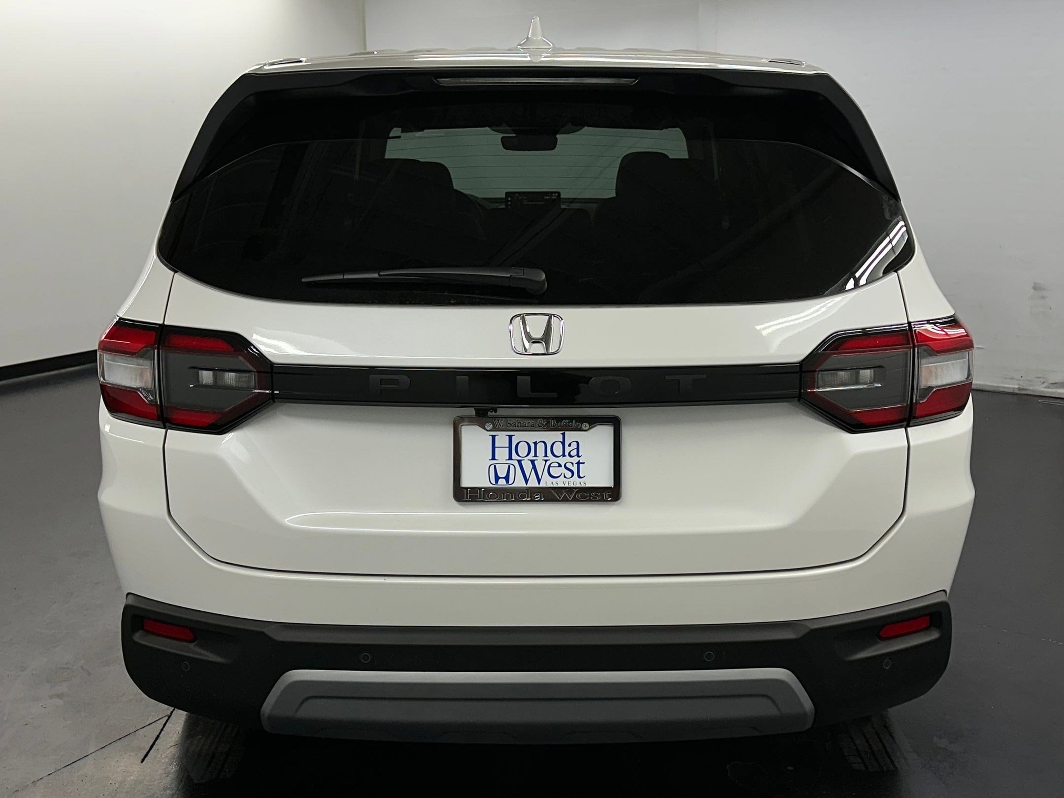 2025 Honda Pilot EX-L - Photo 10
