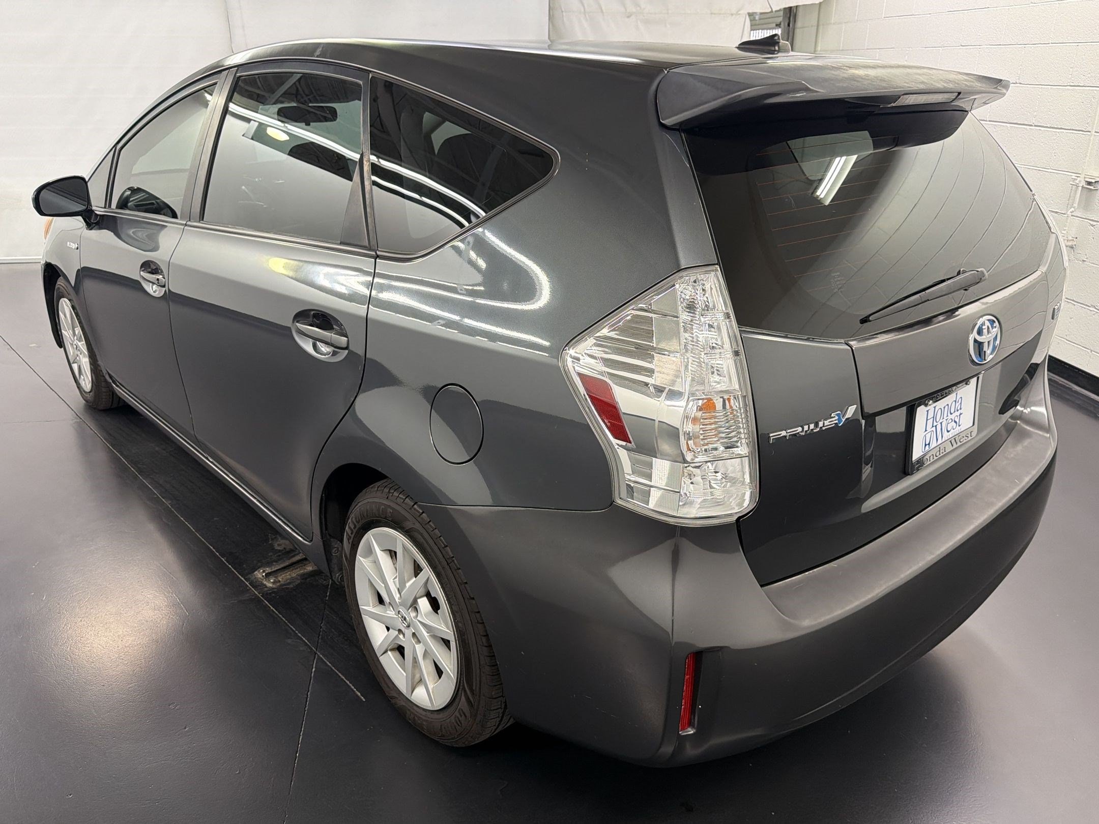 Prius V Two Wagon