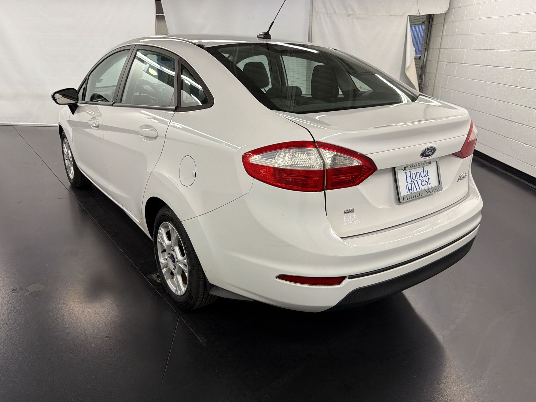 Fiesta SE Sedan