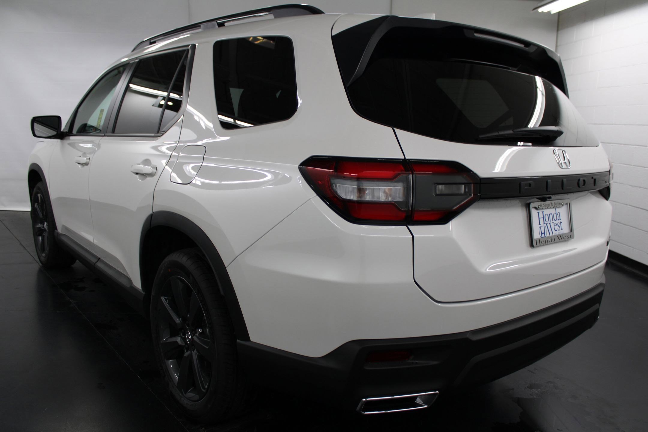 2025 Honda Pilot Sport photo 3