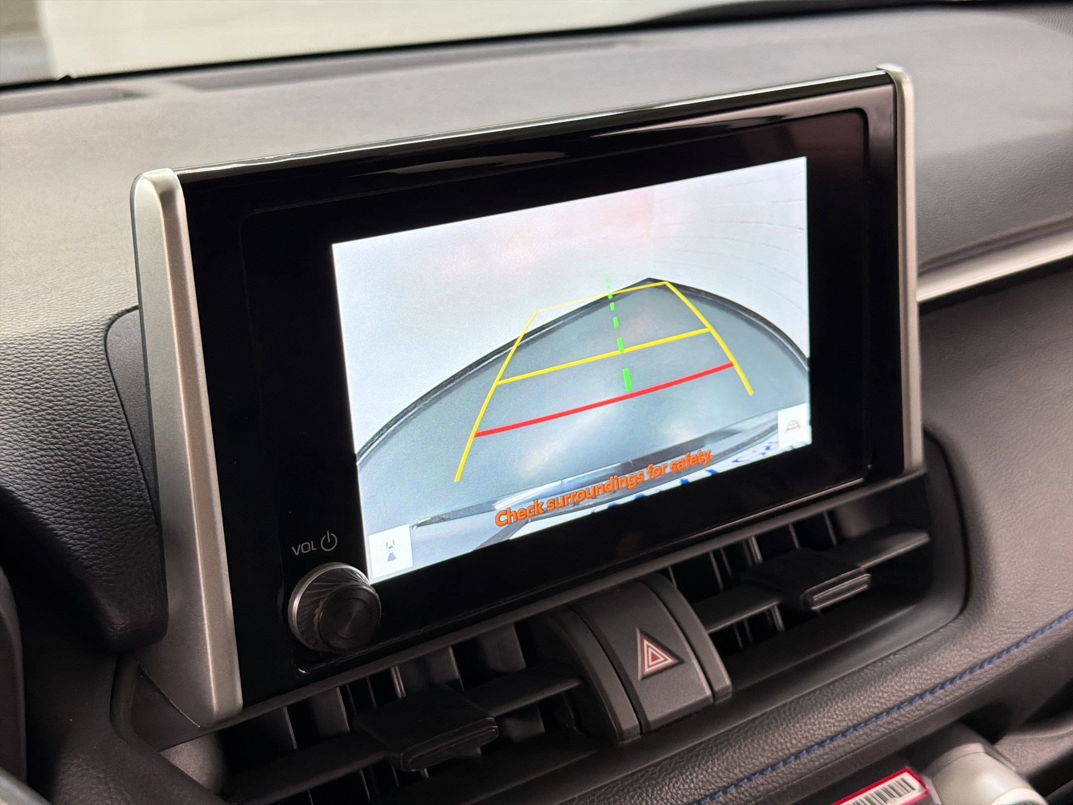 2024 Toyota RAV4 SE - Photo 24