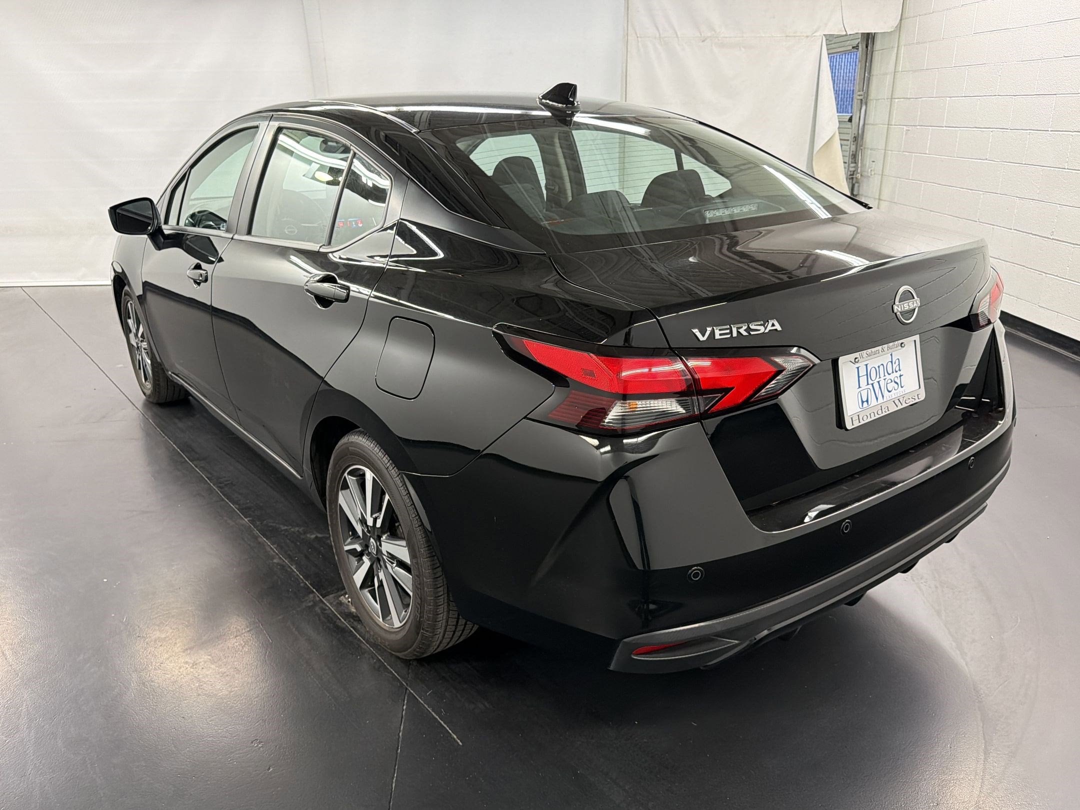 2025 Nissan Versa SV photo 3