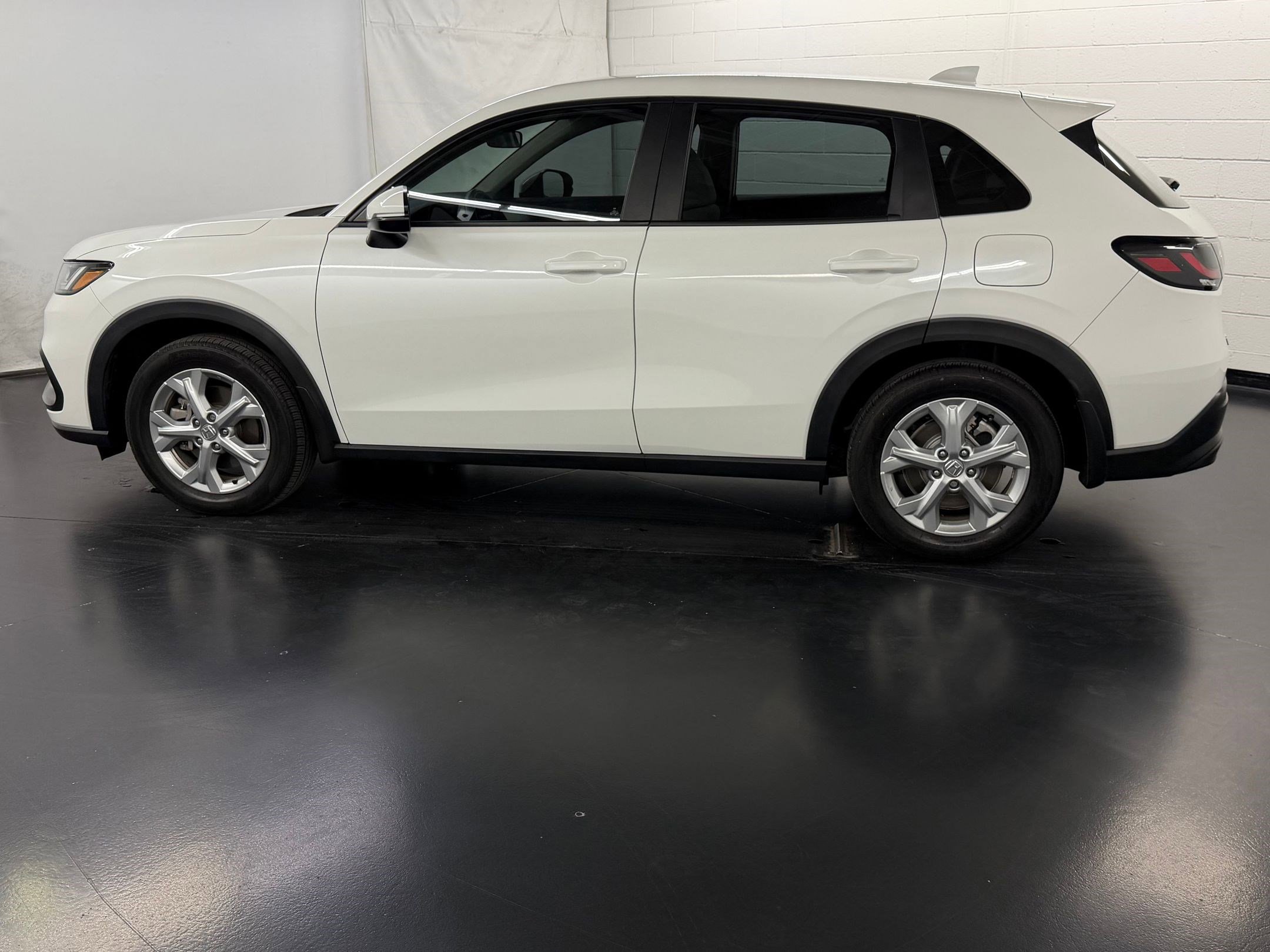 2023 Honda HR-V LX photo 2