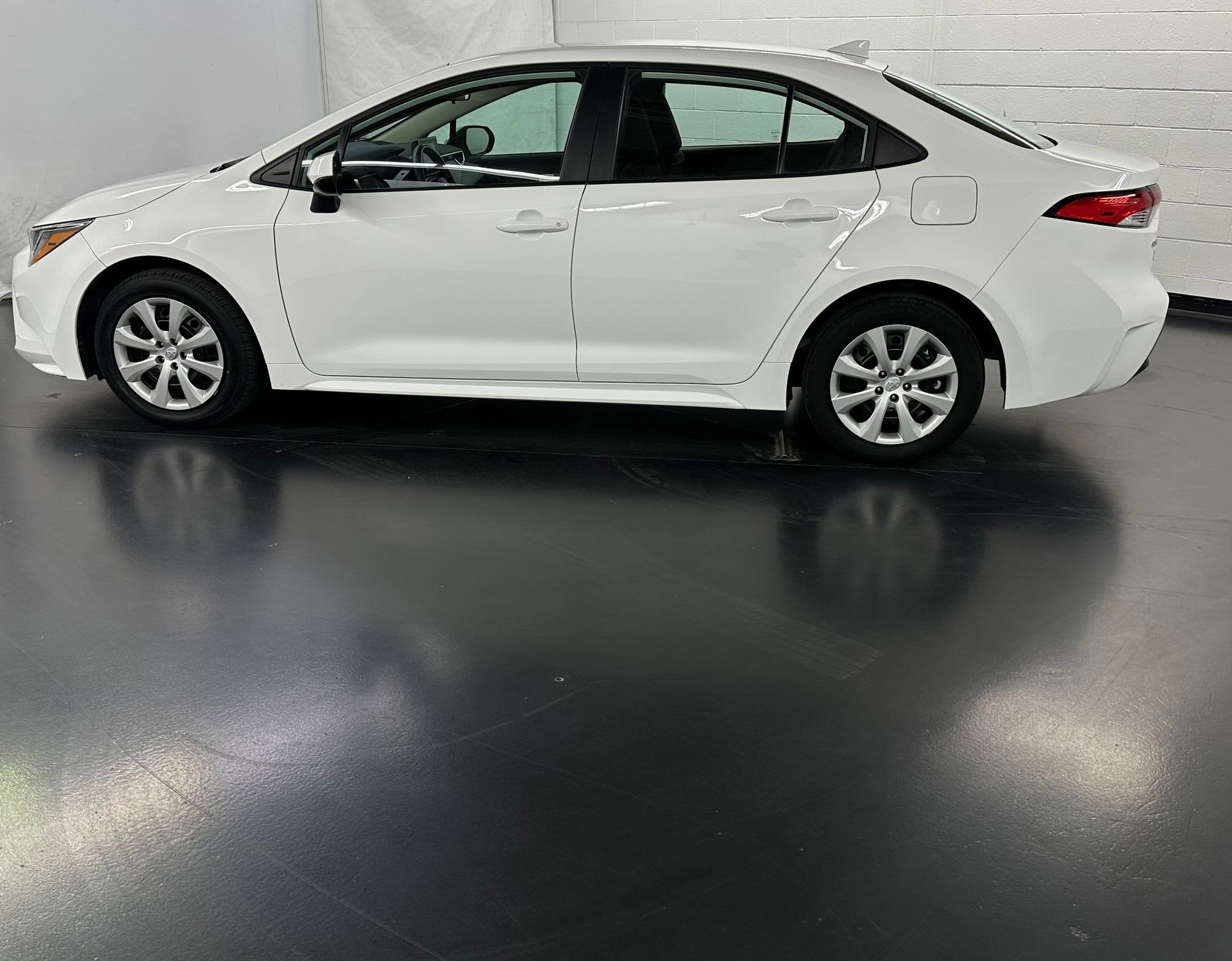 Used 2024 Toyota Corolla LE with VIN 5YFB4MDE5RP161134 for sale in Kansas City