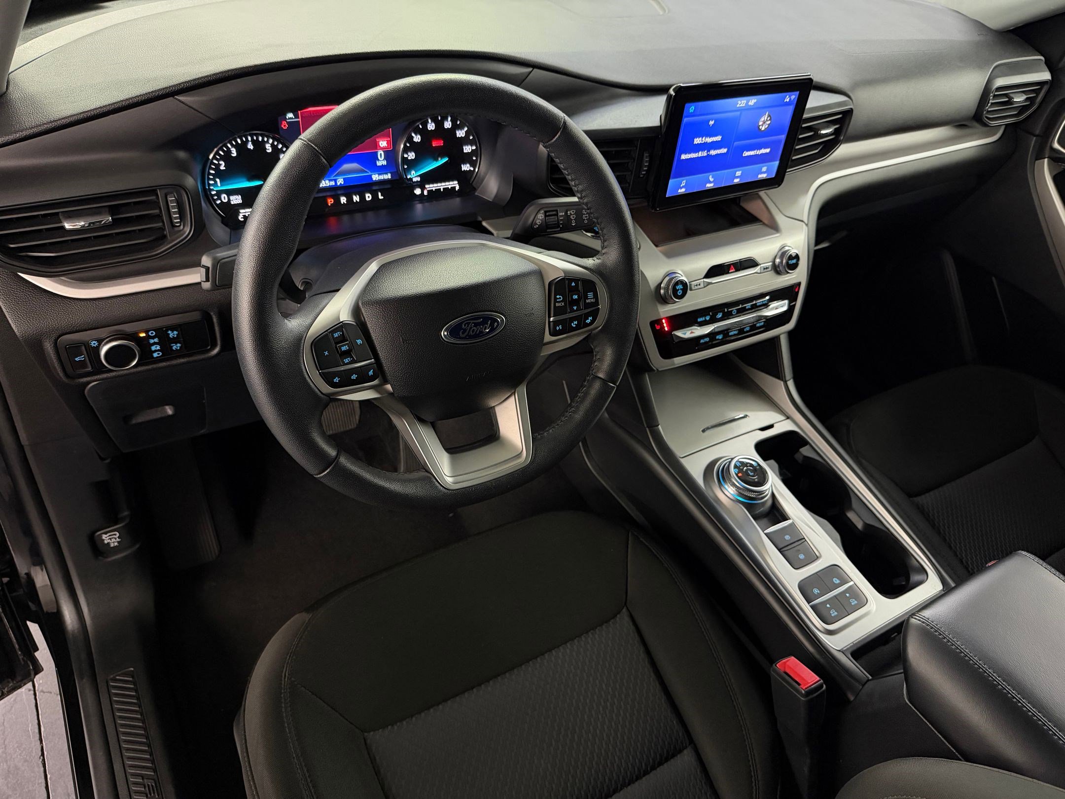 2024 Ford Explorer XLT photo 4