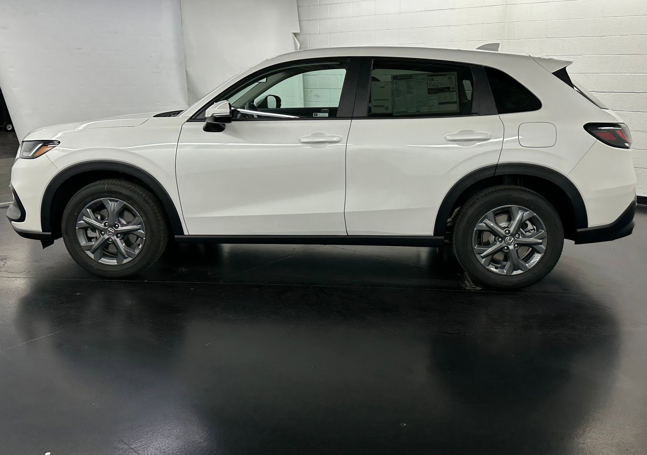 2026 Honda HR-V LX photo 2