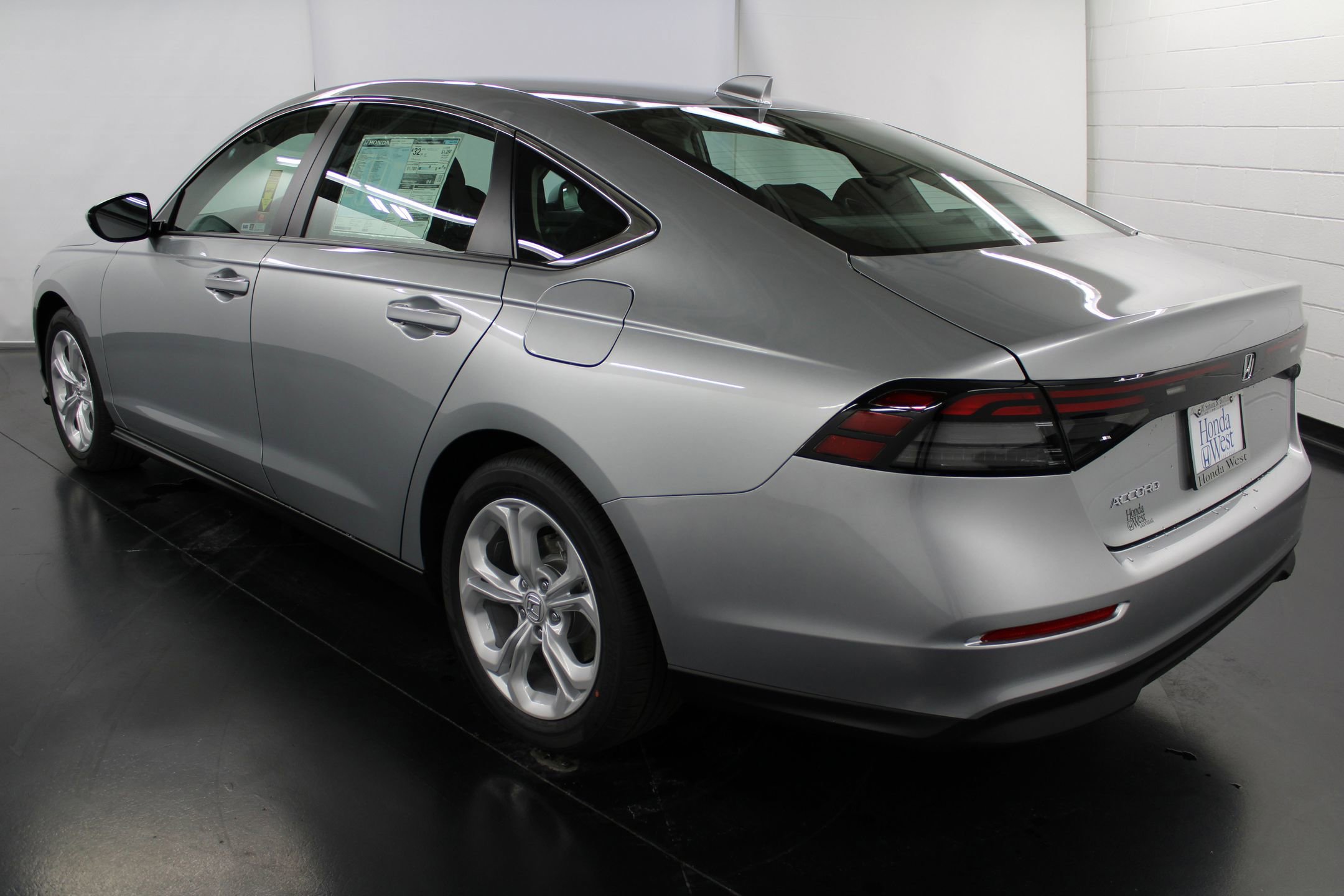 2025 Honda Accord LX photo 3
