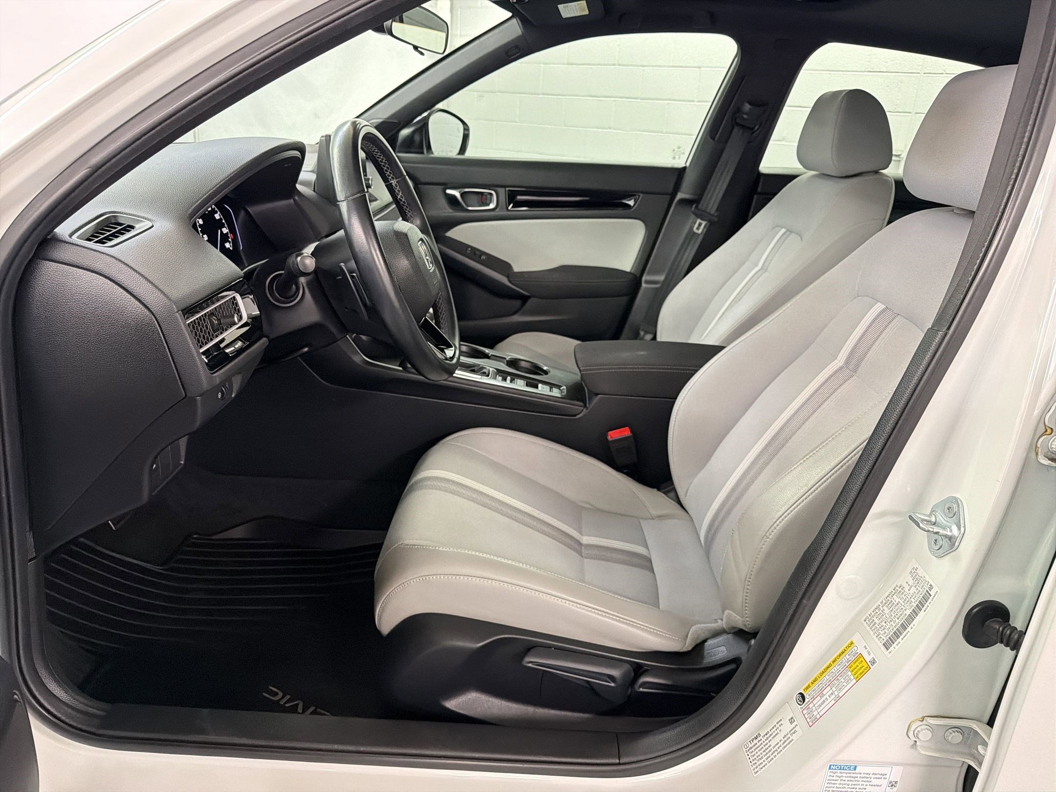 2025 Honda Civic Hybrid Sport photo 4