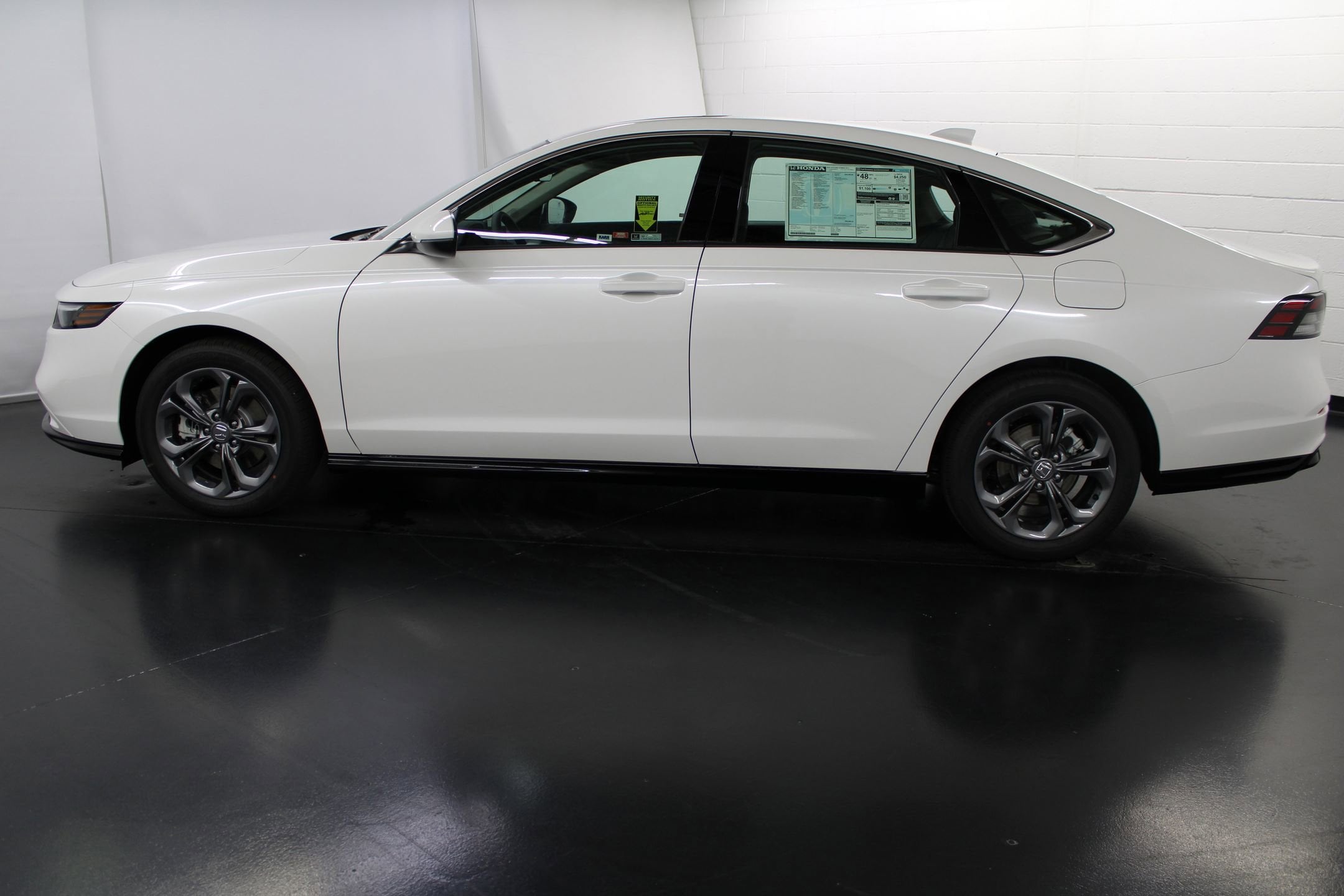 2025 Honda Accord Hybrid EX-L photo 2