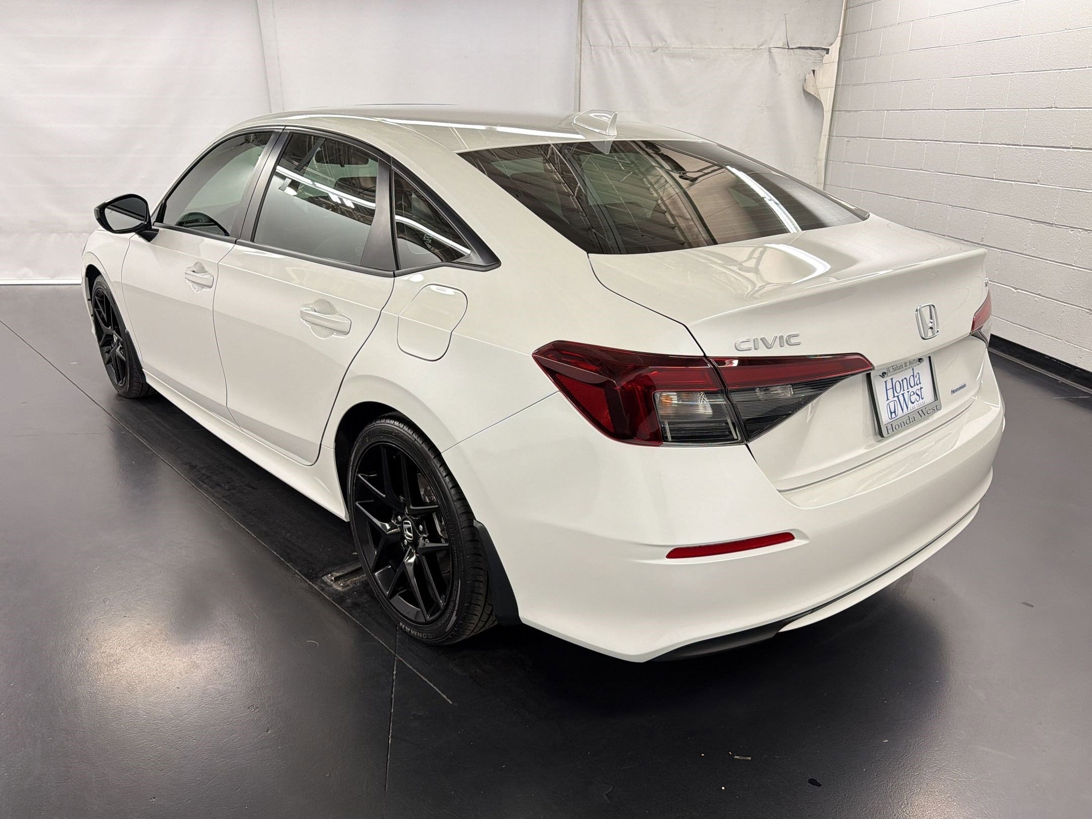 2025 Honda Civic Hybrid Sport photo 2