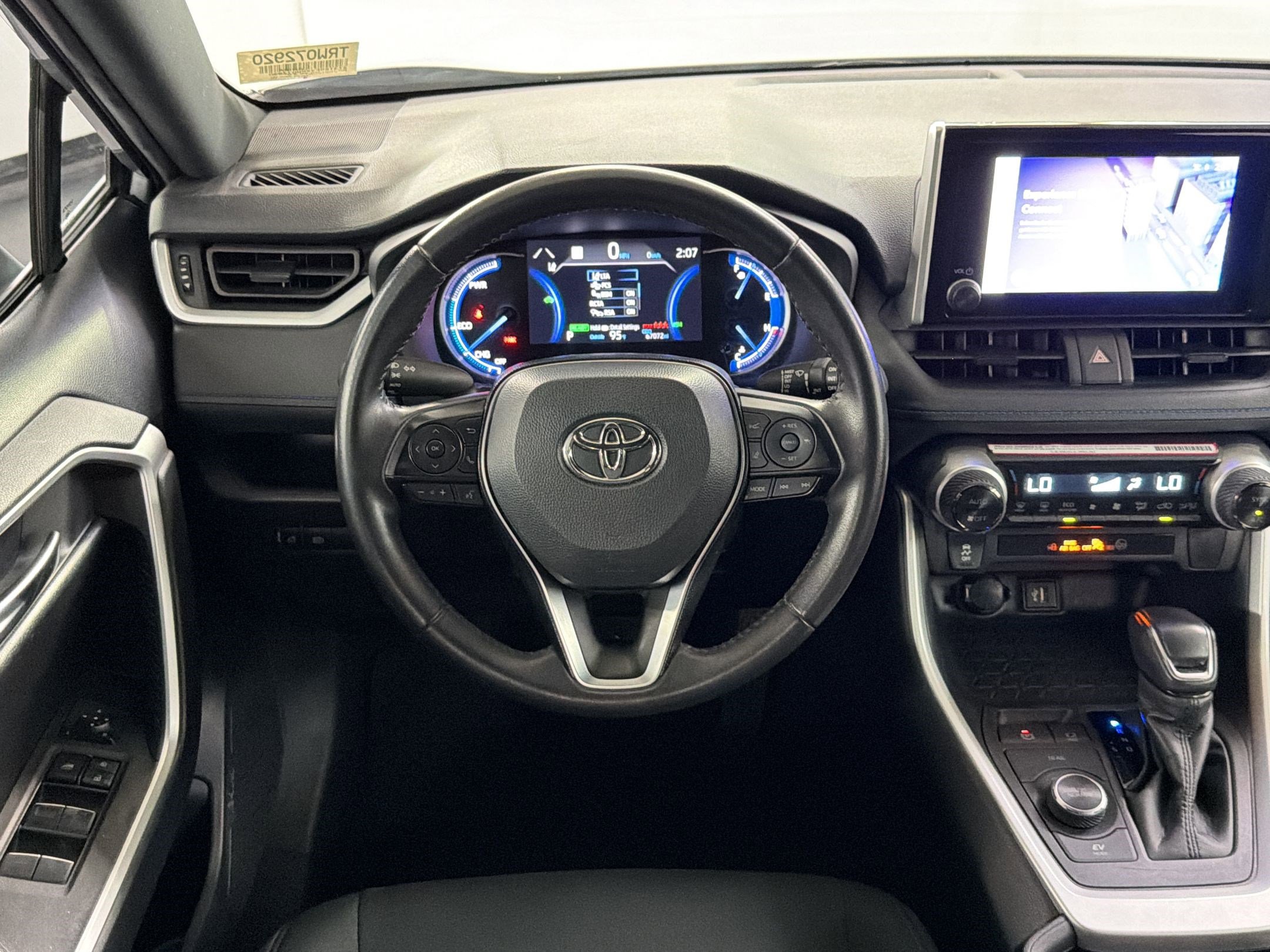 2024 Toyota RAV4 SE - Photo 26