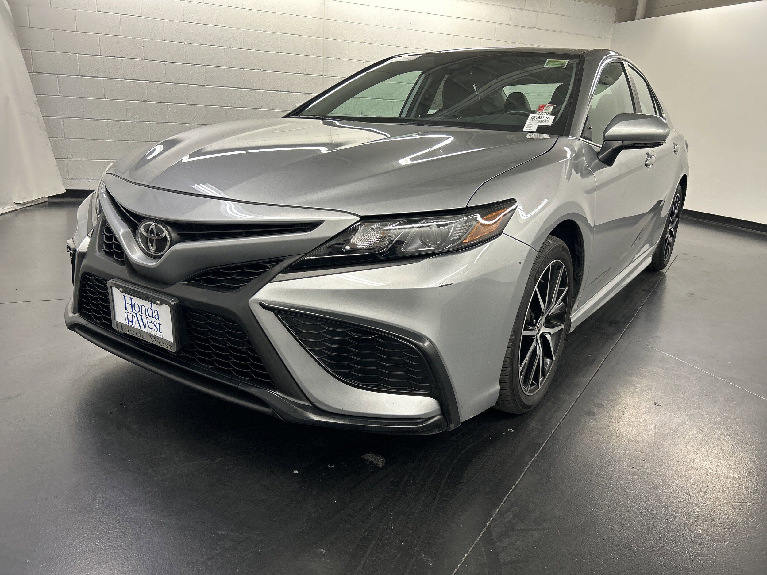 2024 Toyota Camry SE photo 2