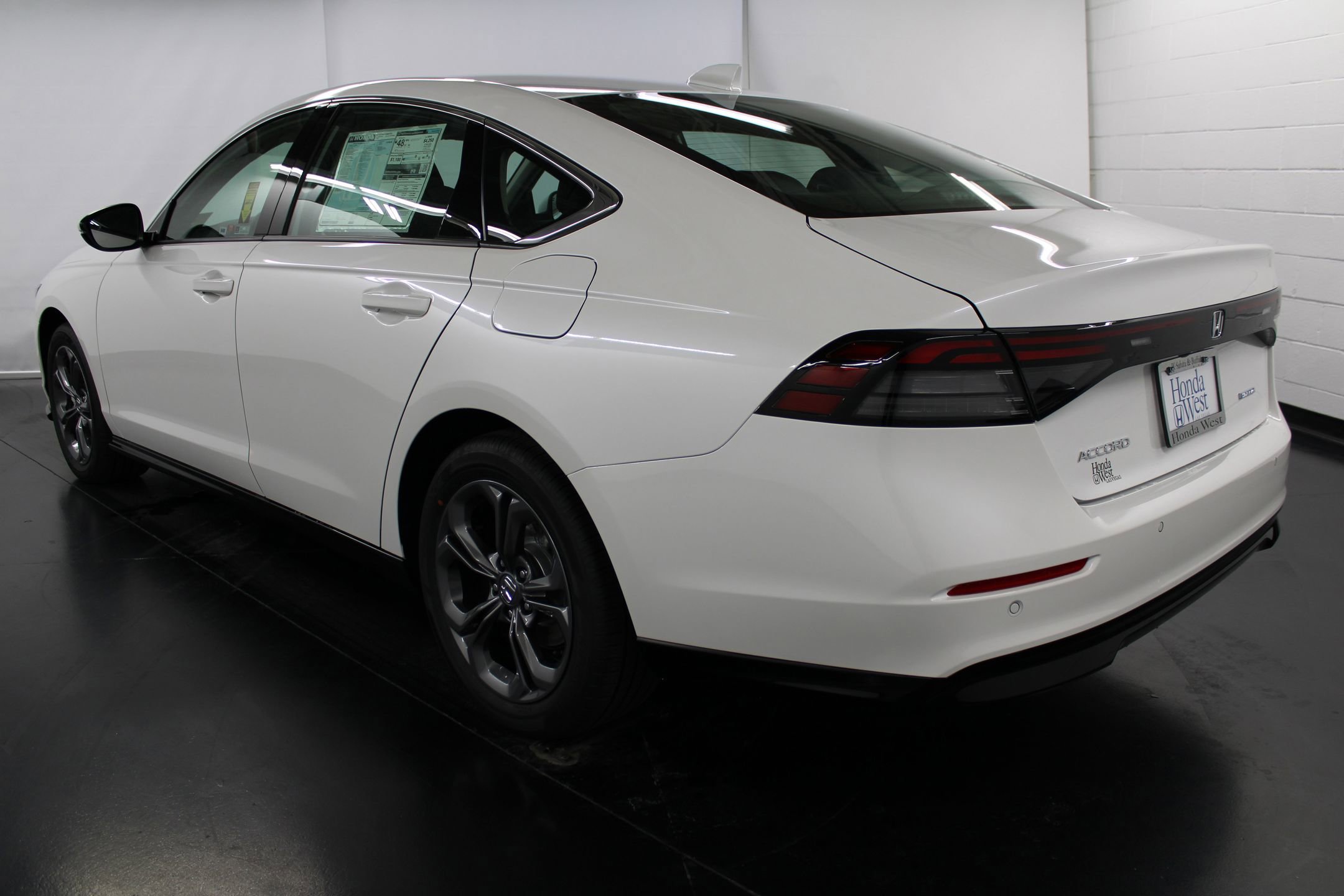 2025 Honda Accord Hybrid EX-L photo 3