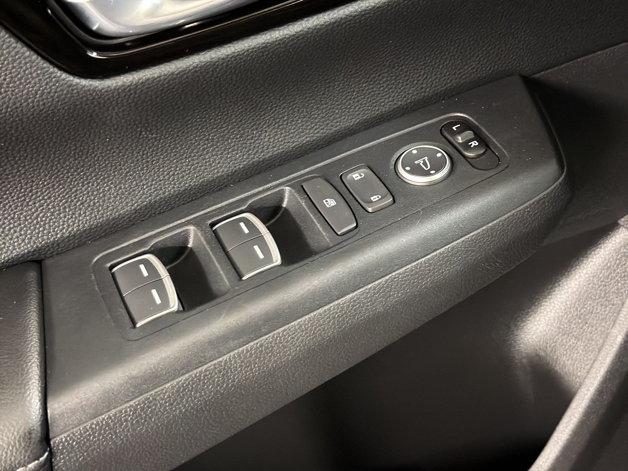 2025 Honda CR-V EX-L - Photo 13