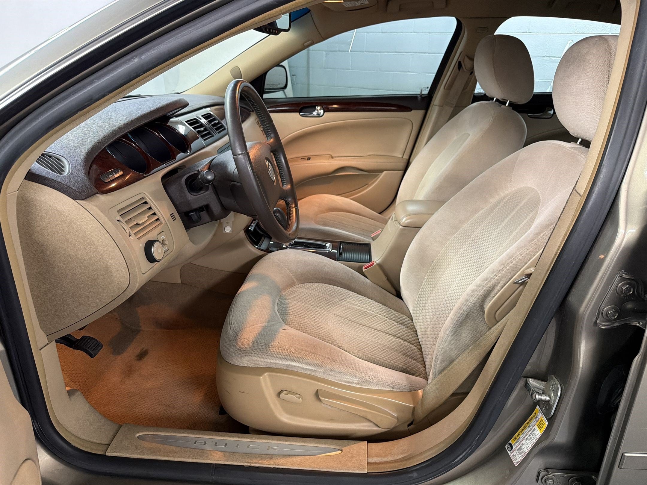 2011 Buick Lucerne CX Sedan
