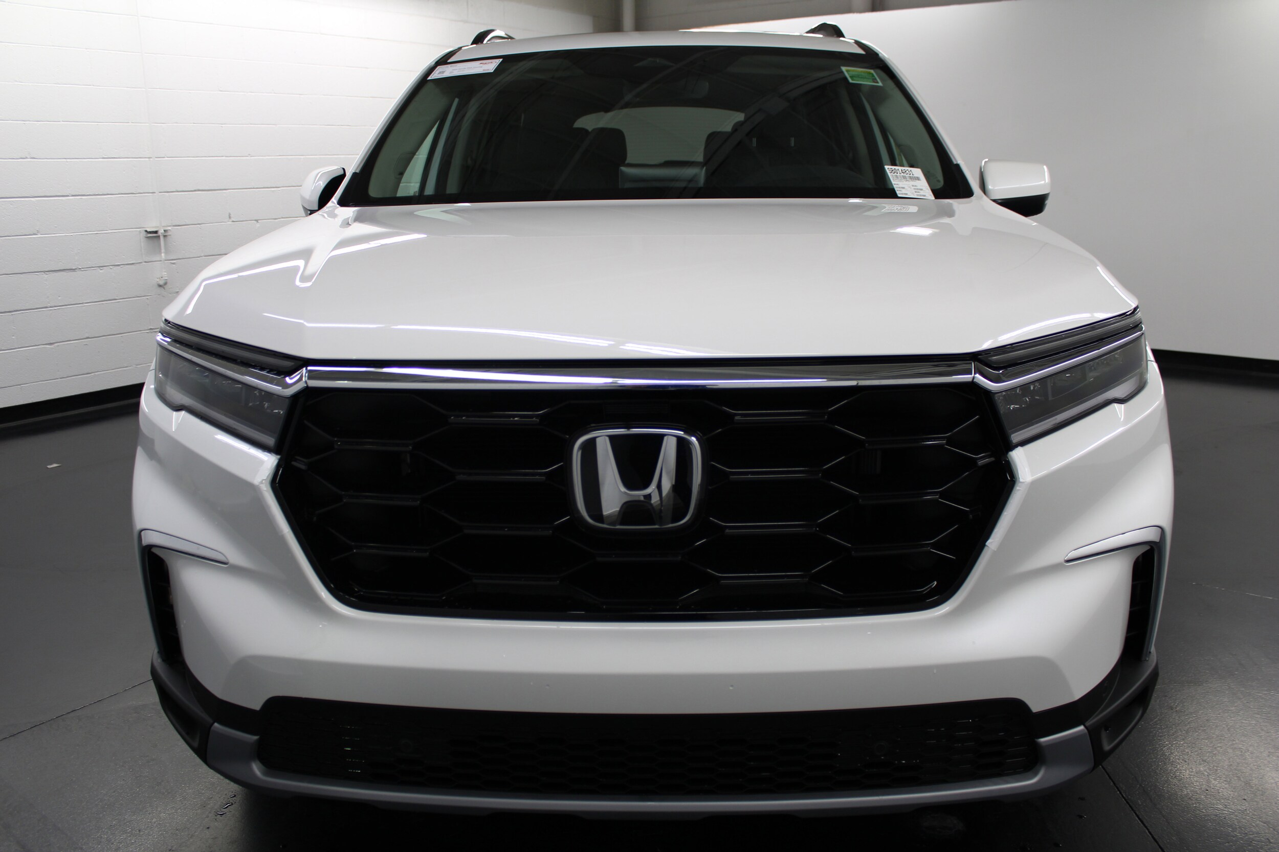 2025 Honda Pilot Touring photo 2