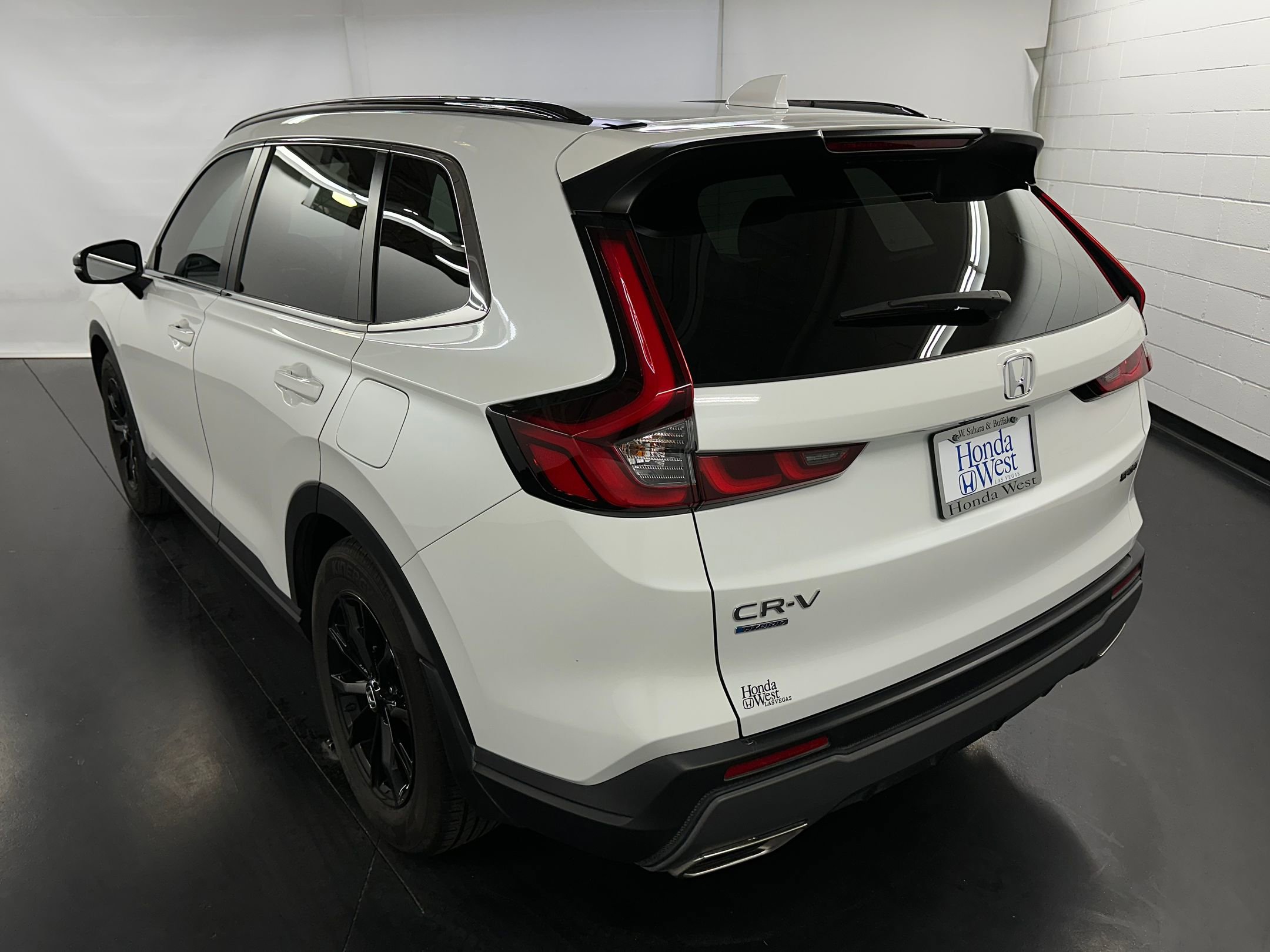 2023 Honda CR-V Hybrid Sport photo 3