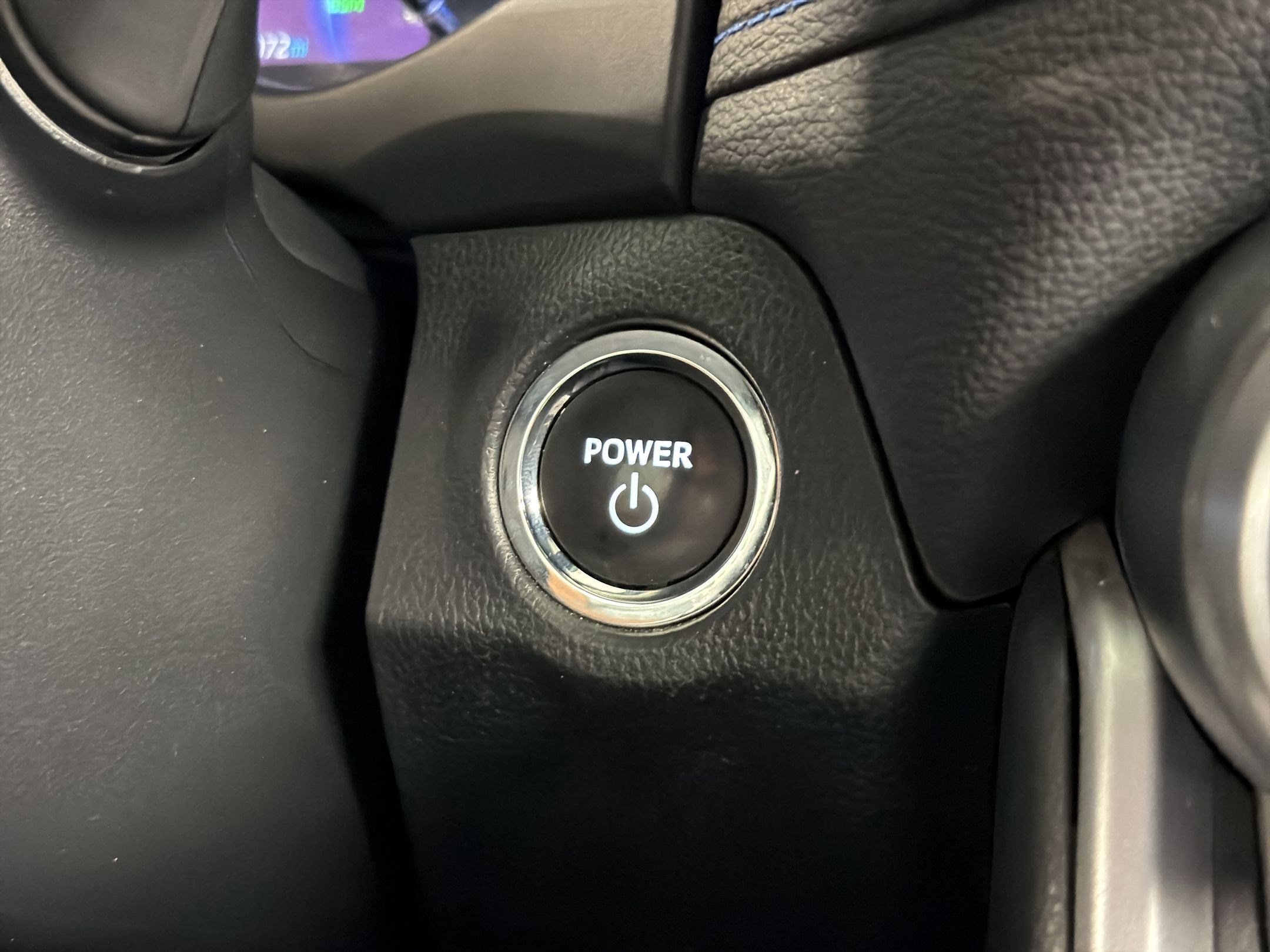 2024 Toyota RAV4 SE - Photo 25