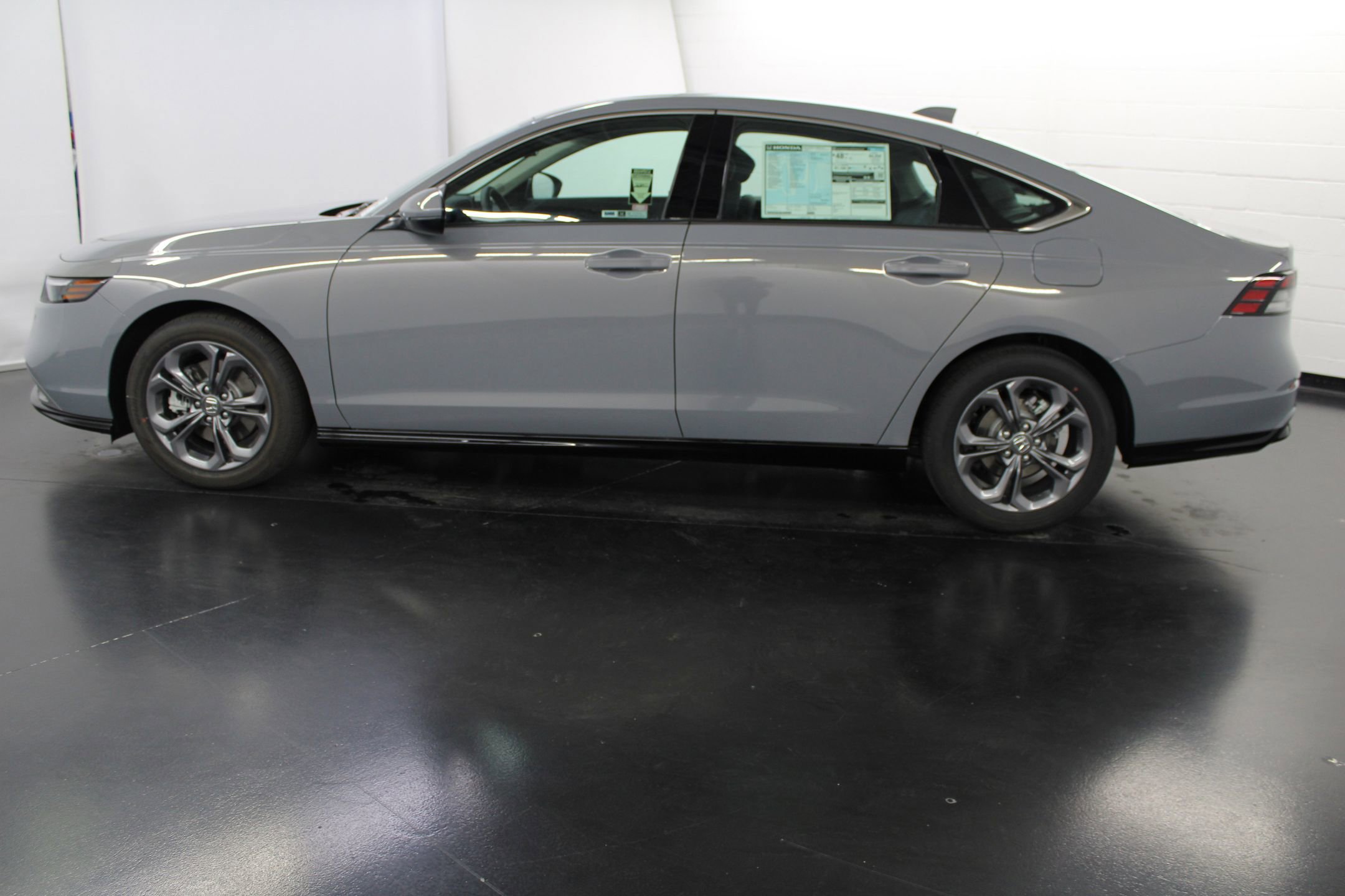 2025 Honda Accord Hybrid EX-L photo 2