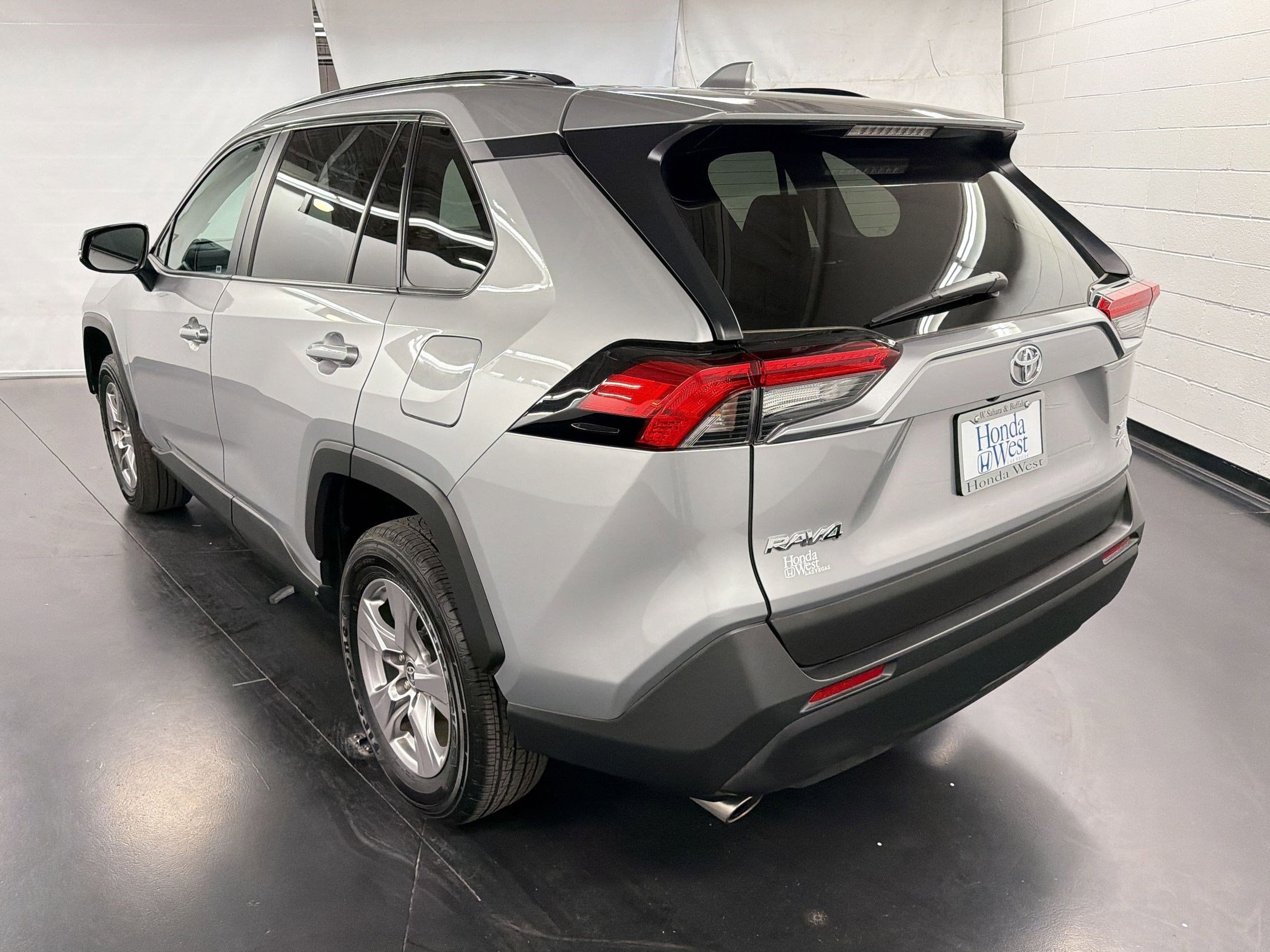 2025 Toyota RAV4 XLE photo 2