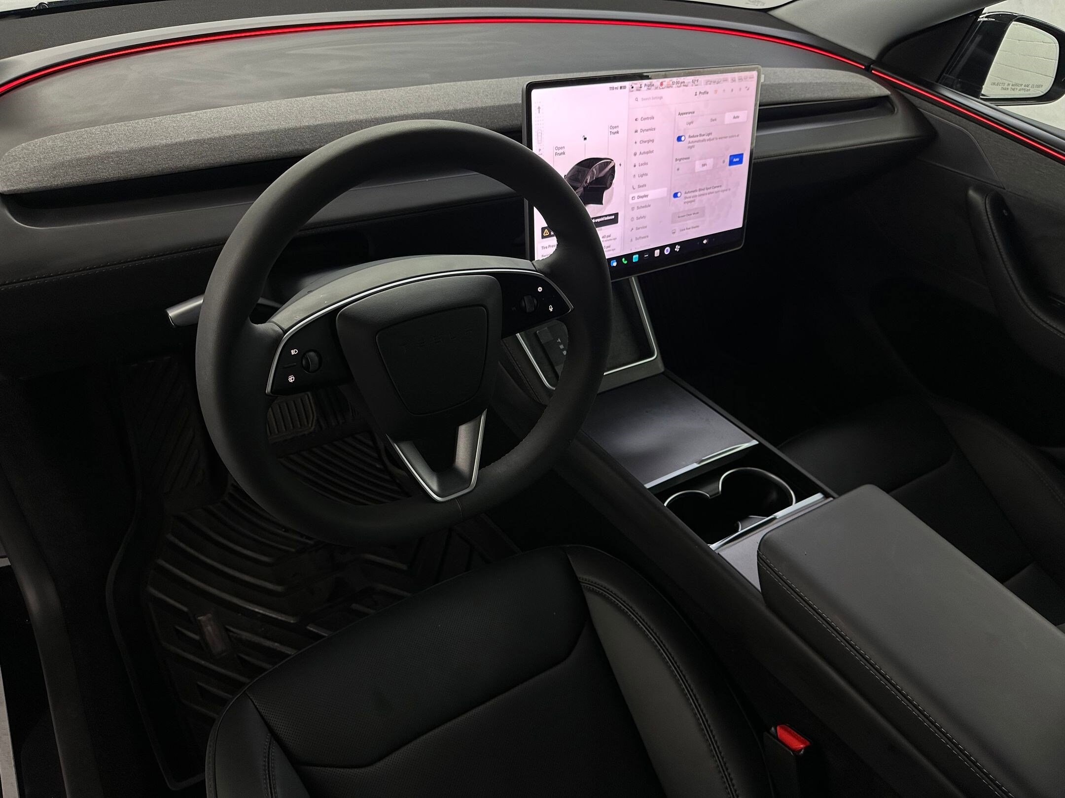 2026 Tesla Model Y photo 3