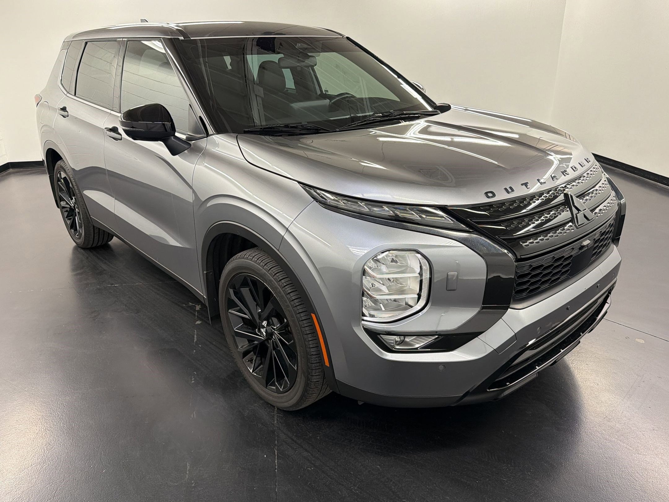 2023 Mitsubishi Outlander SE Special Edition photo 6