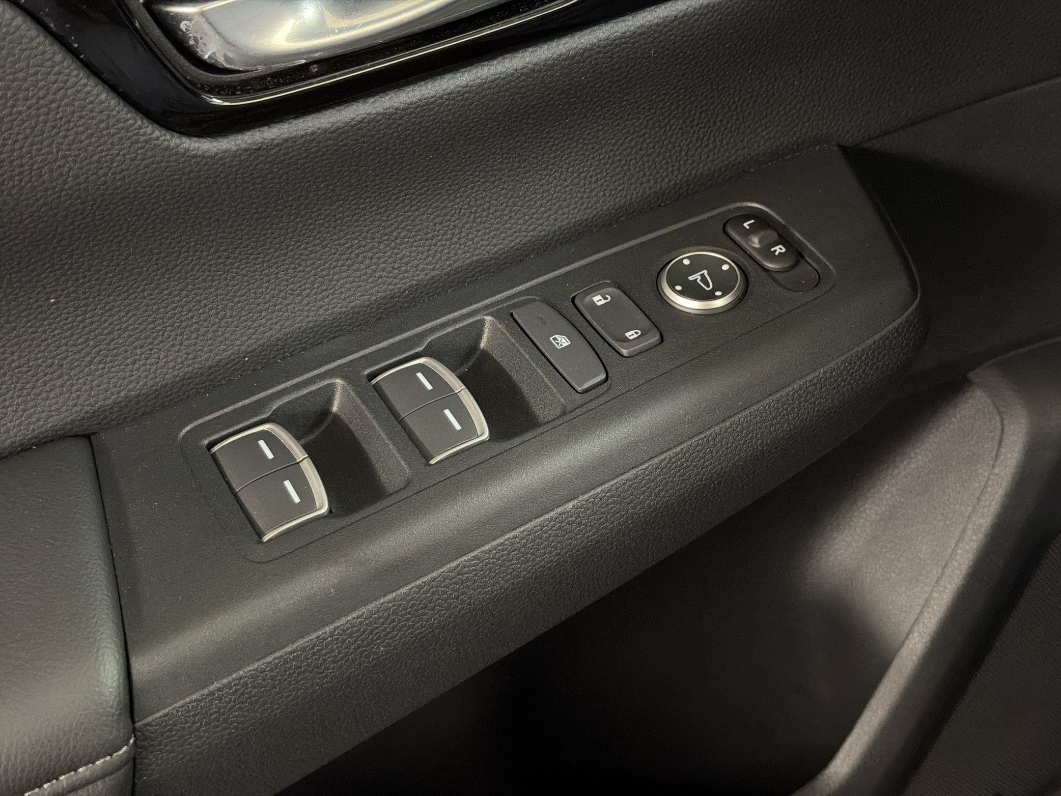 2025 Honda CR-V EX-L - Photo 14