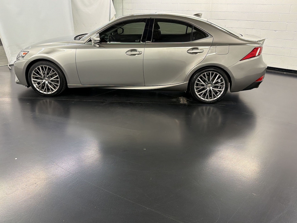 Used 2016 Lexus IS 200t IS 200t (4dr Sdn) Sedan