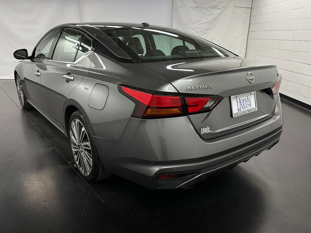 Used 2023 Nissan Altima 2.5 SL Sedan