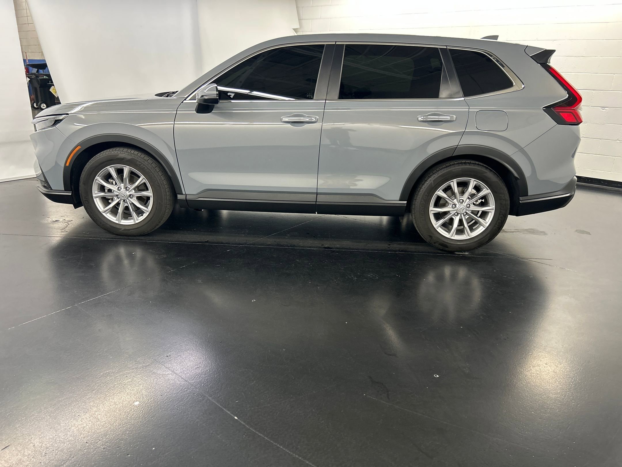 2023 Honda CR-V EX-L photo 2