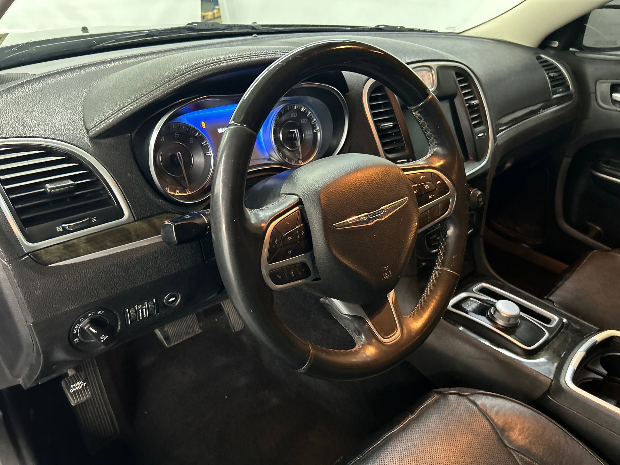 2019 Chrysler 300 Limited photo 4