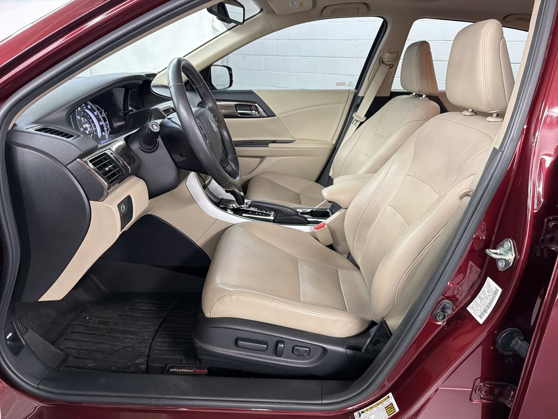 2017 Honda Accord EX-L photo 4