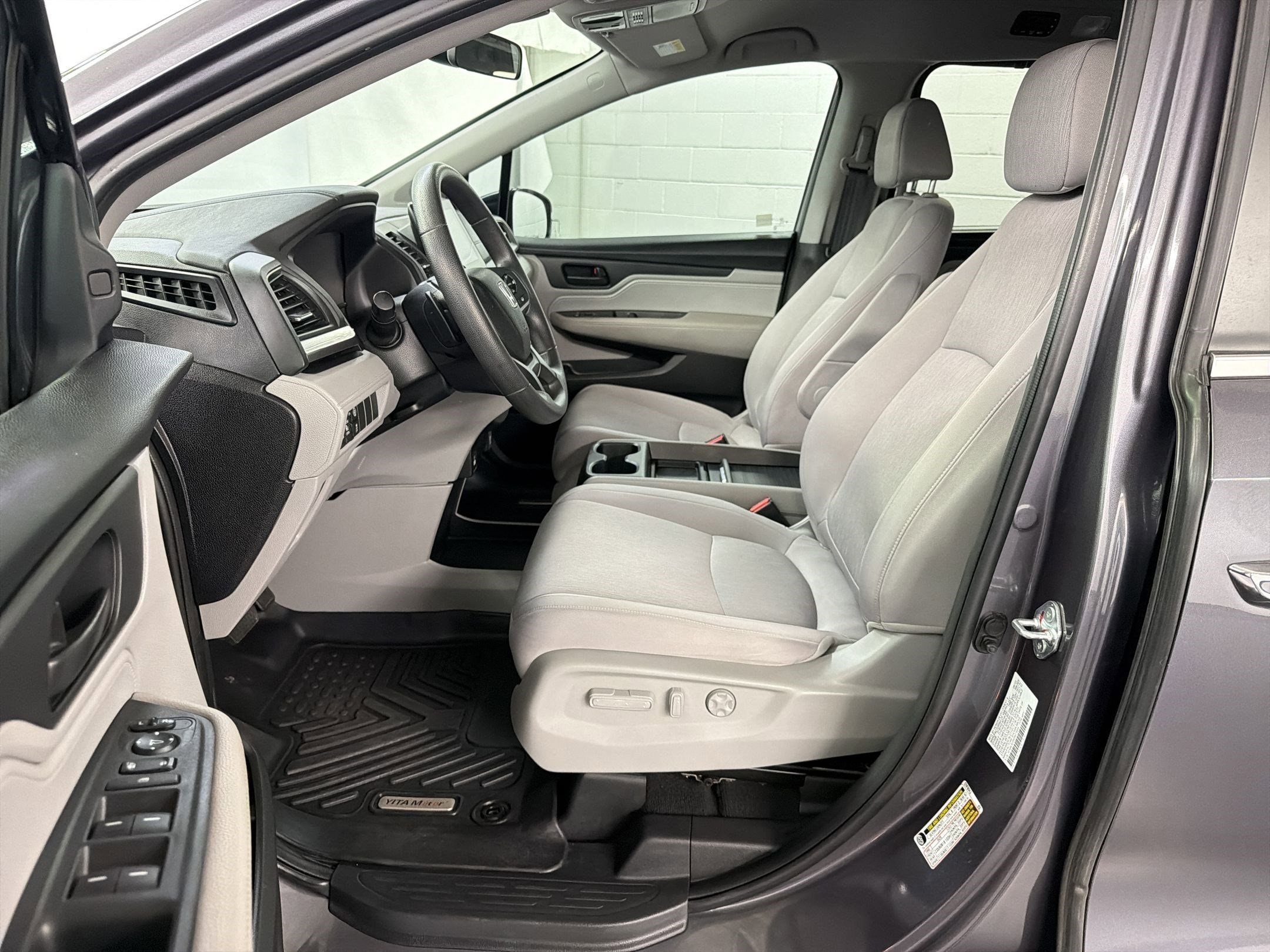 2023 Honda Odyssey EX photo 4