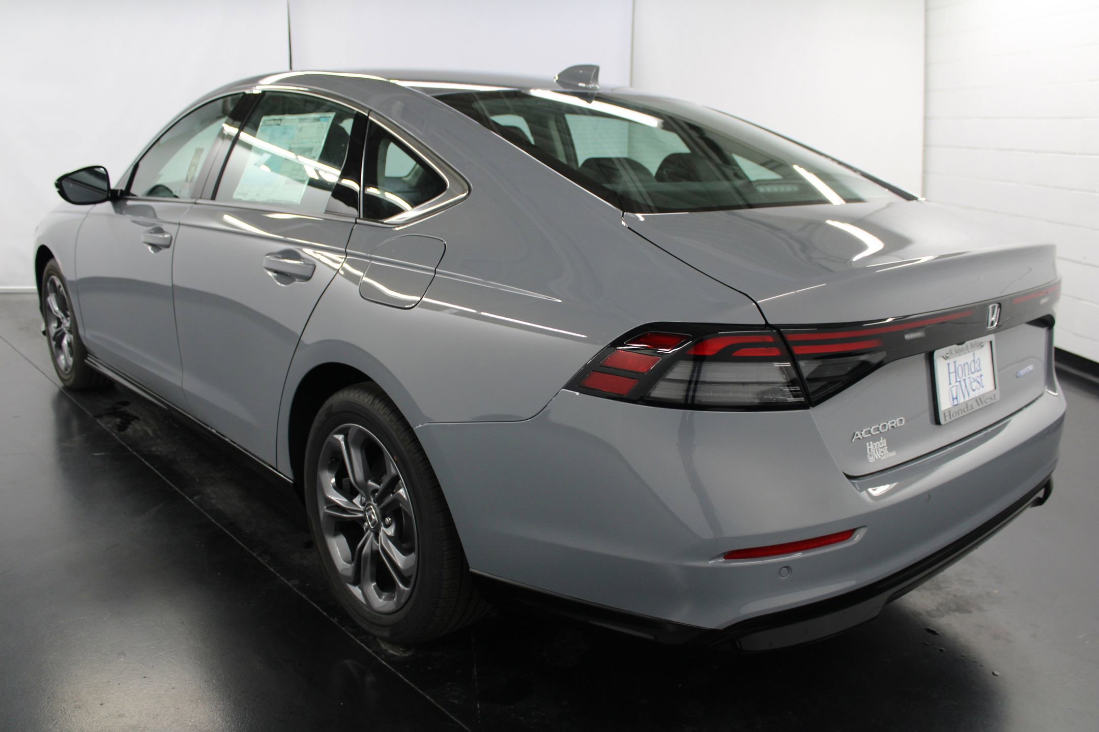 2025 Honda Accord Hybrid EX-L photo 3