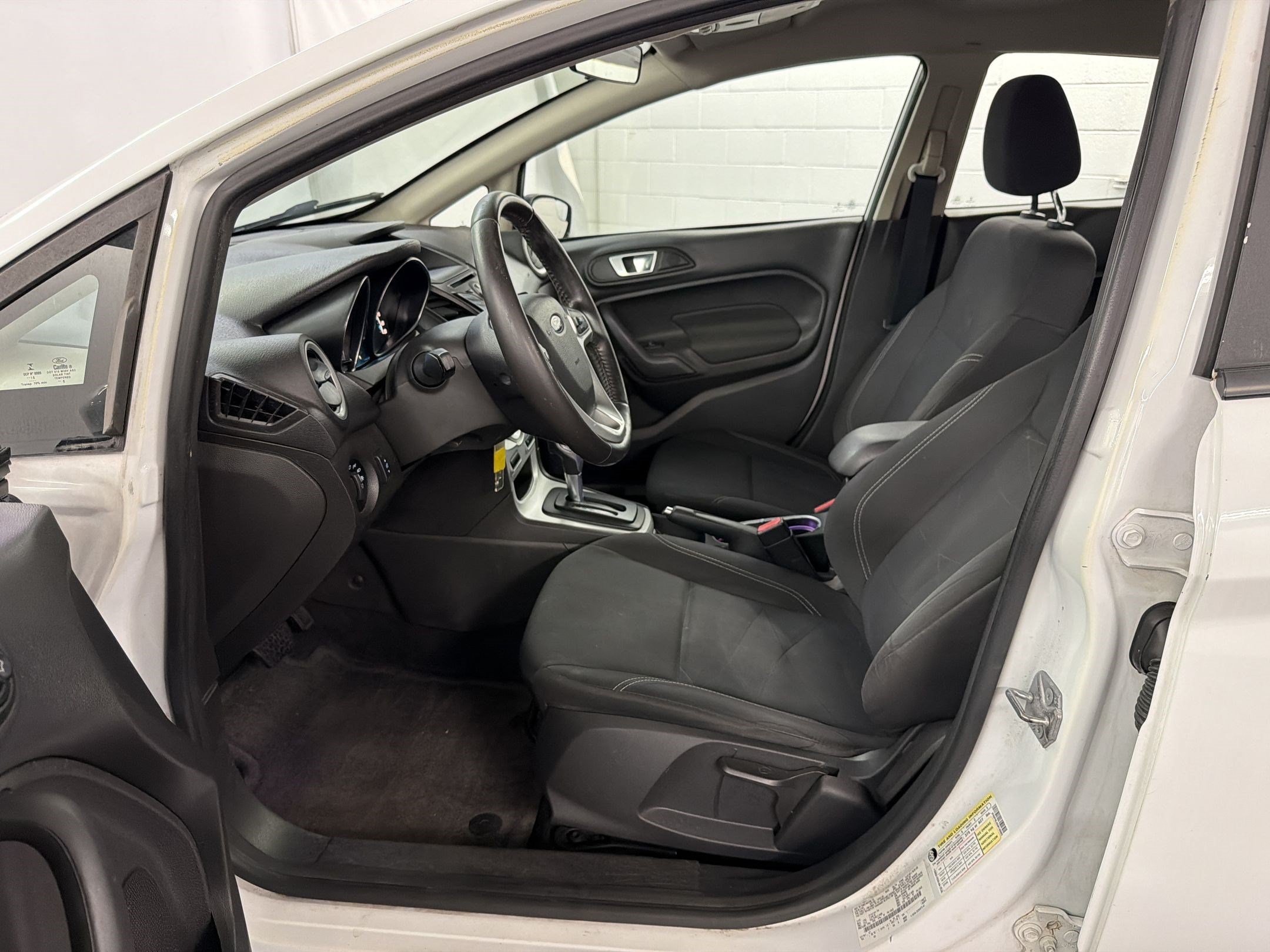Fiesta SE Sedan