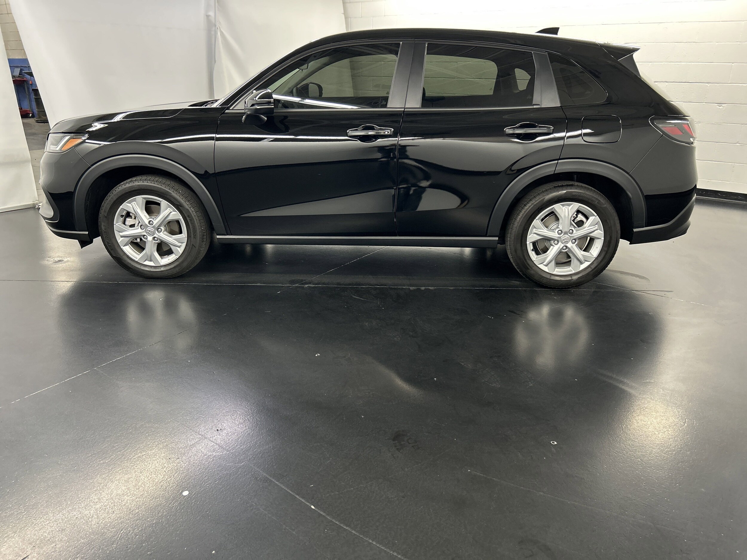 2023 Honda HR-V LX photo 4