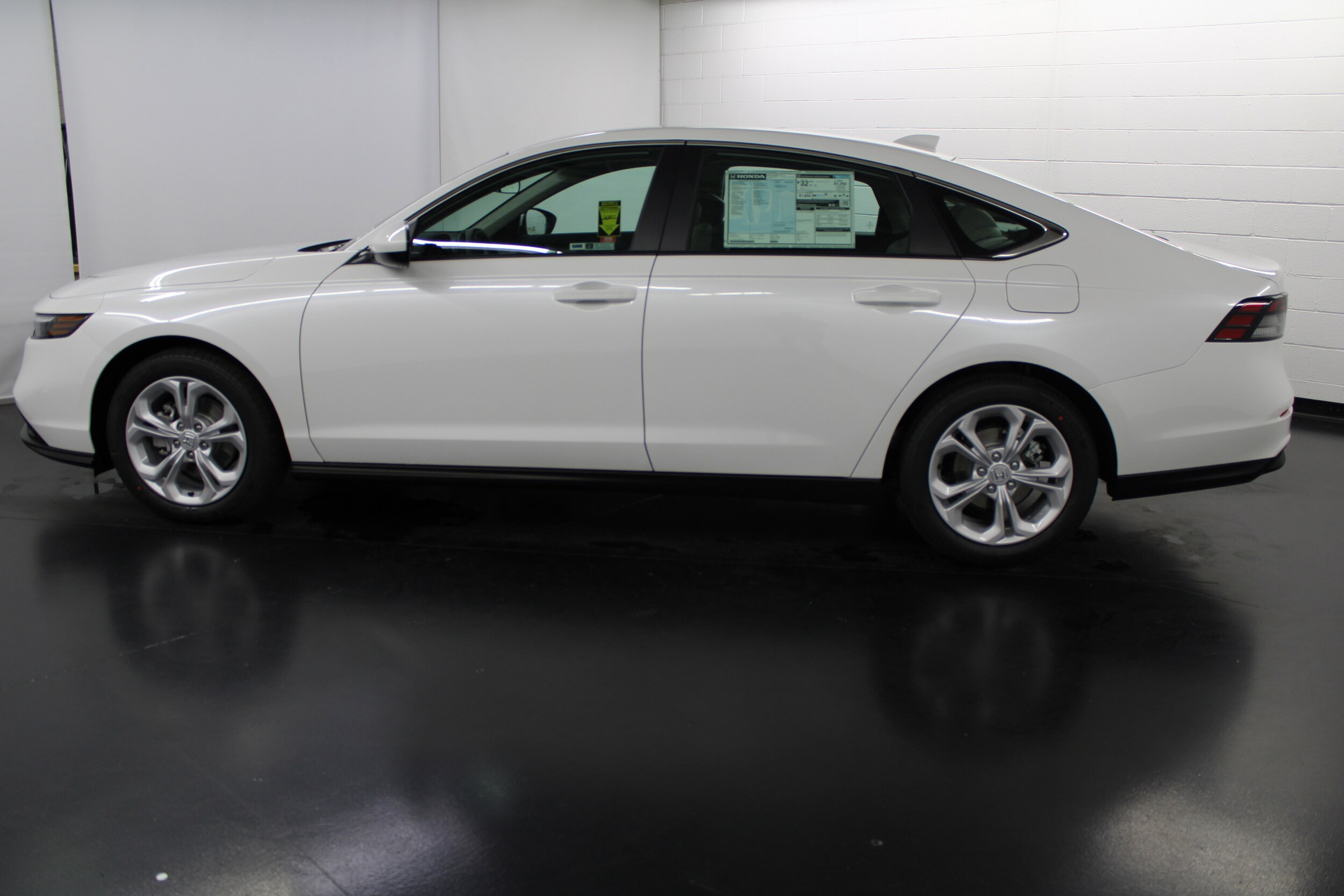 2025 Honda Accord LX photo 3