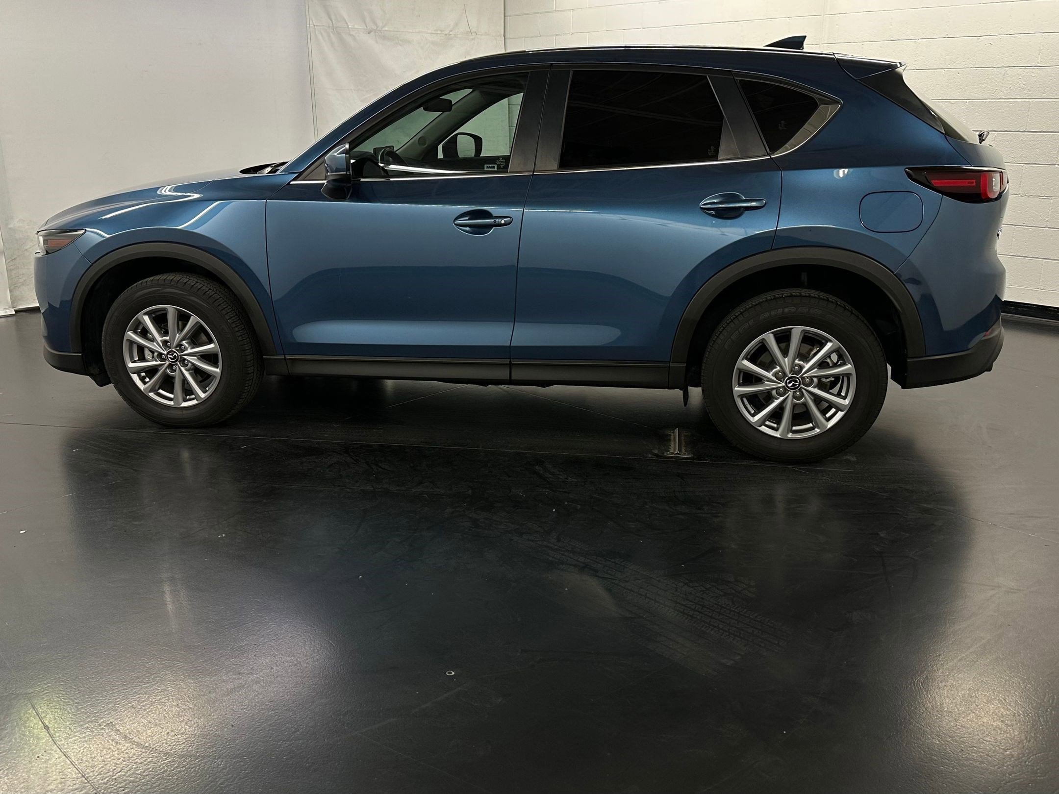 2023 Mazda CX-5 2.5 Select photo 2