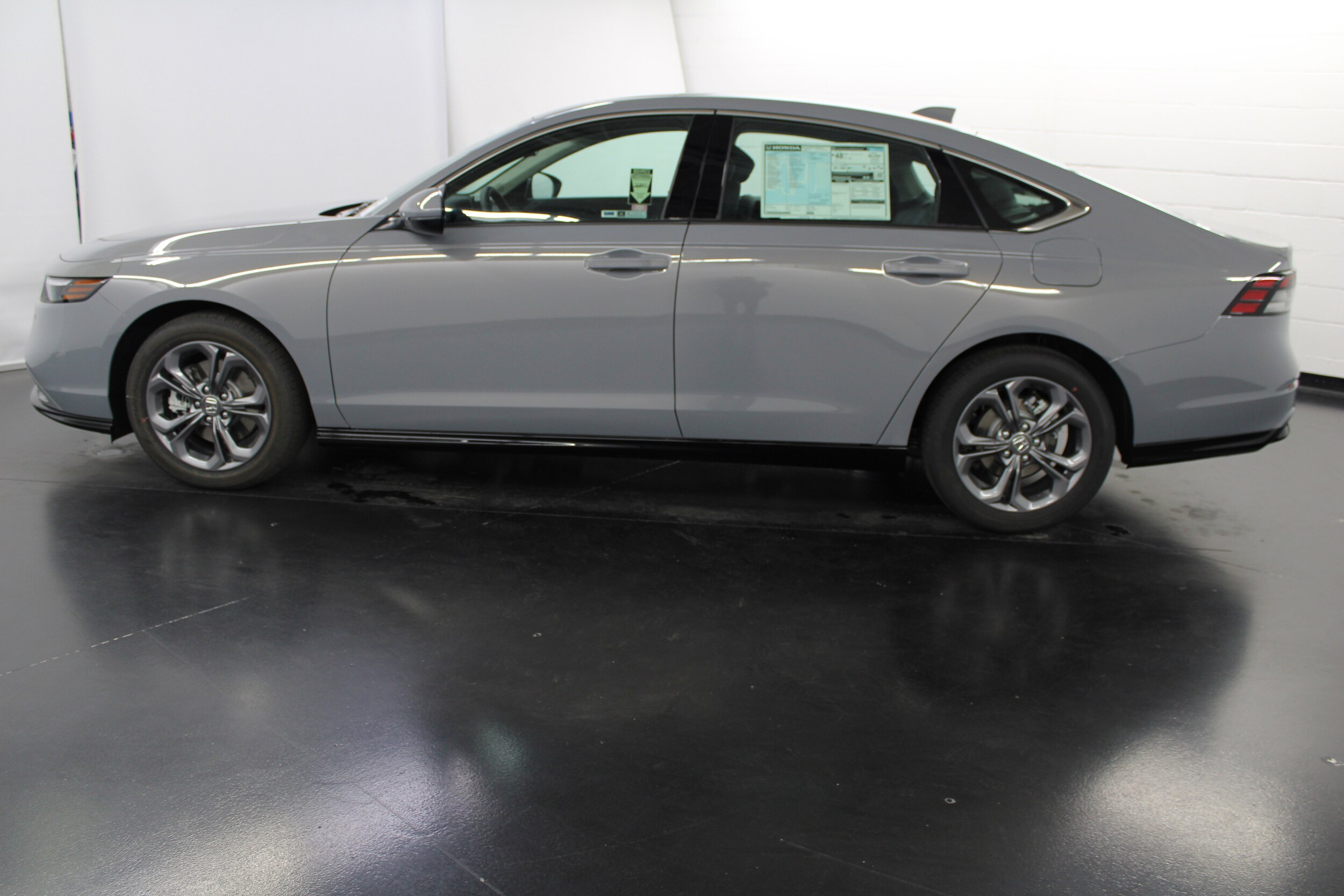 2025 Honda Accord Hybrid Sport-L photo 3