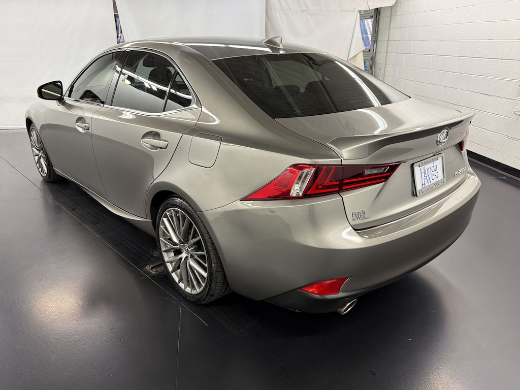 Used 2016 Lexus IS 200t IS 200t (4dr Sdn) Sedan
