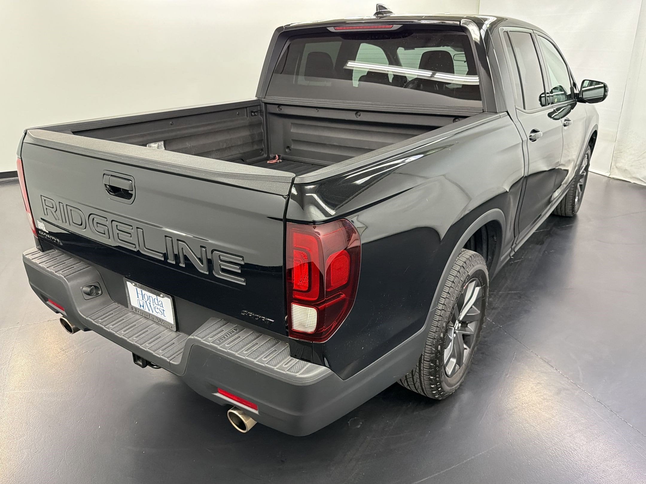 2024 Honda Ridgeline Sport - Photo 9
