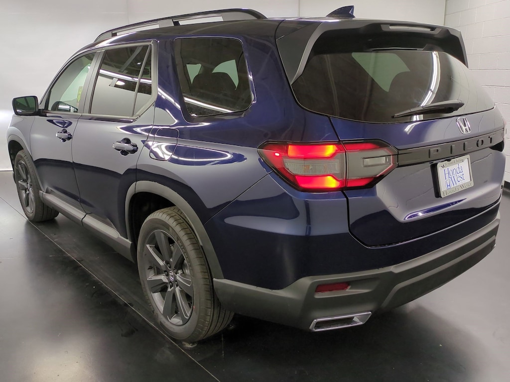 New 2025 Honda Pilot Sport SUV