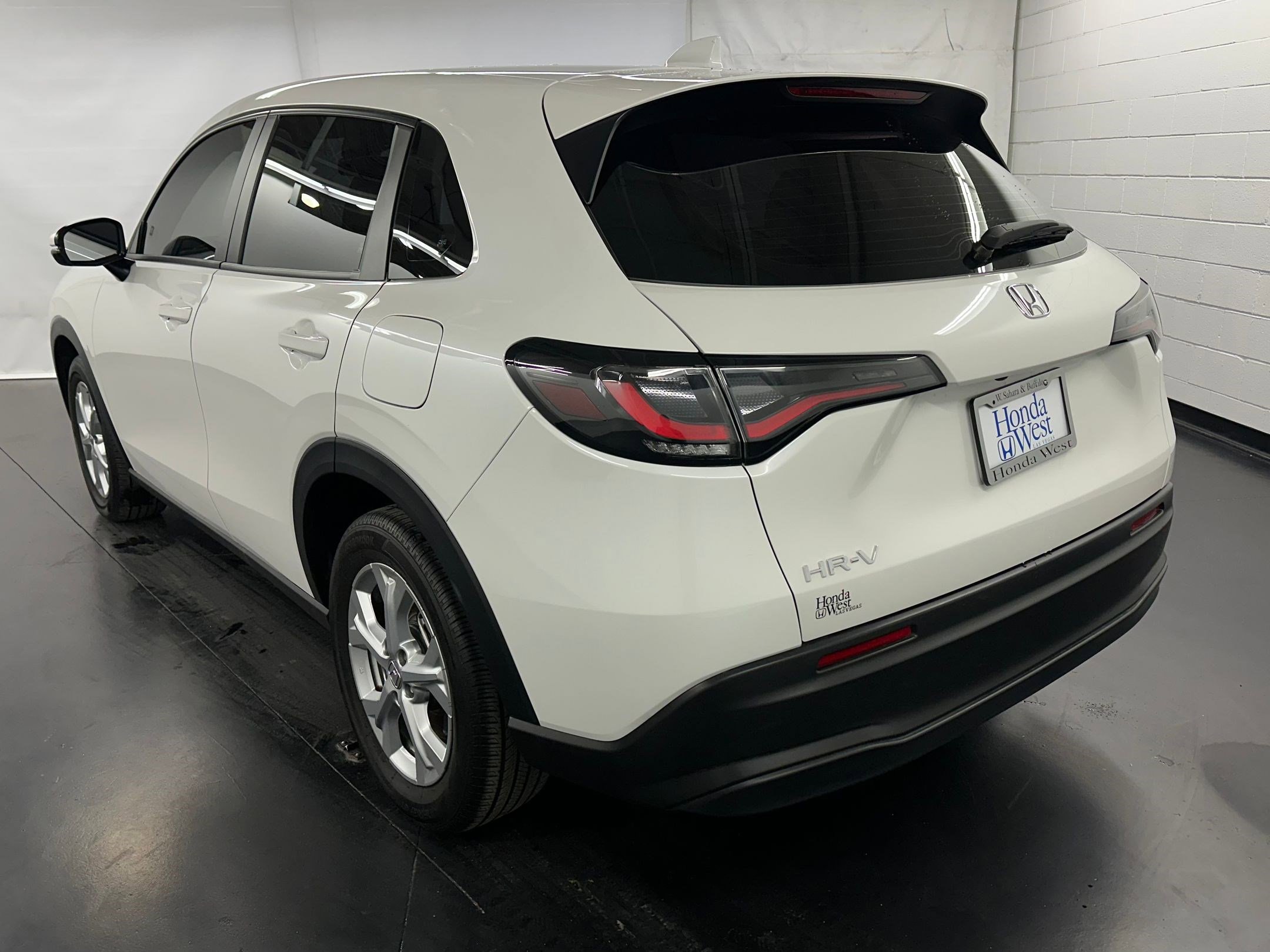 2023 Honda HR-V LX photo 3