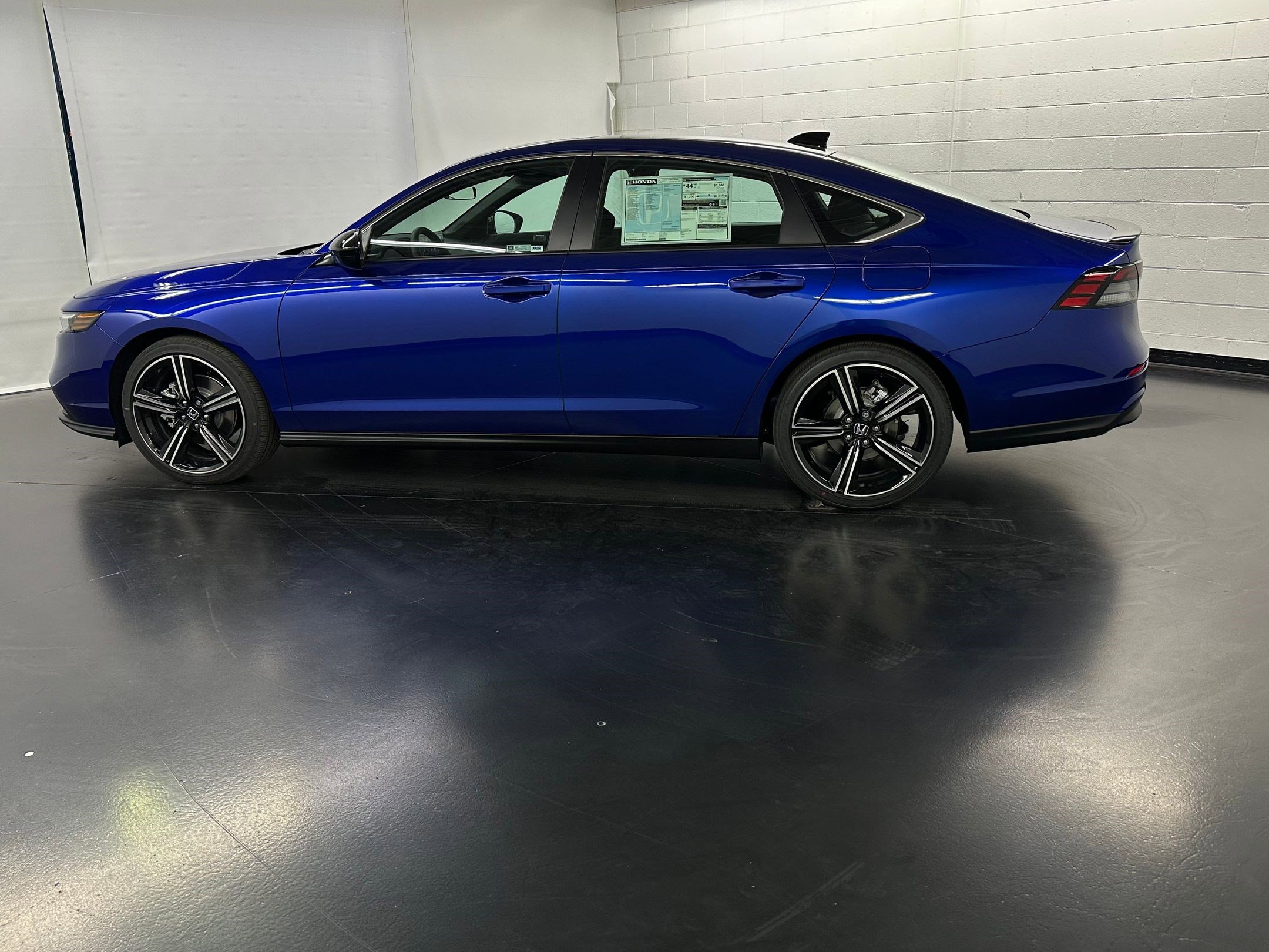 2025 Honda Accord Hybrid Sport photo 2