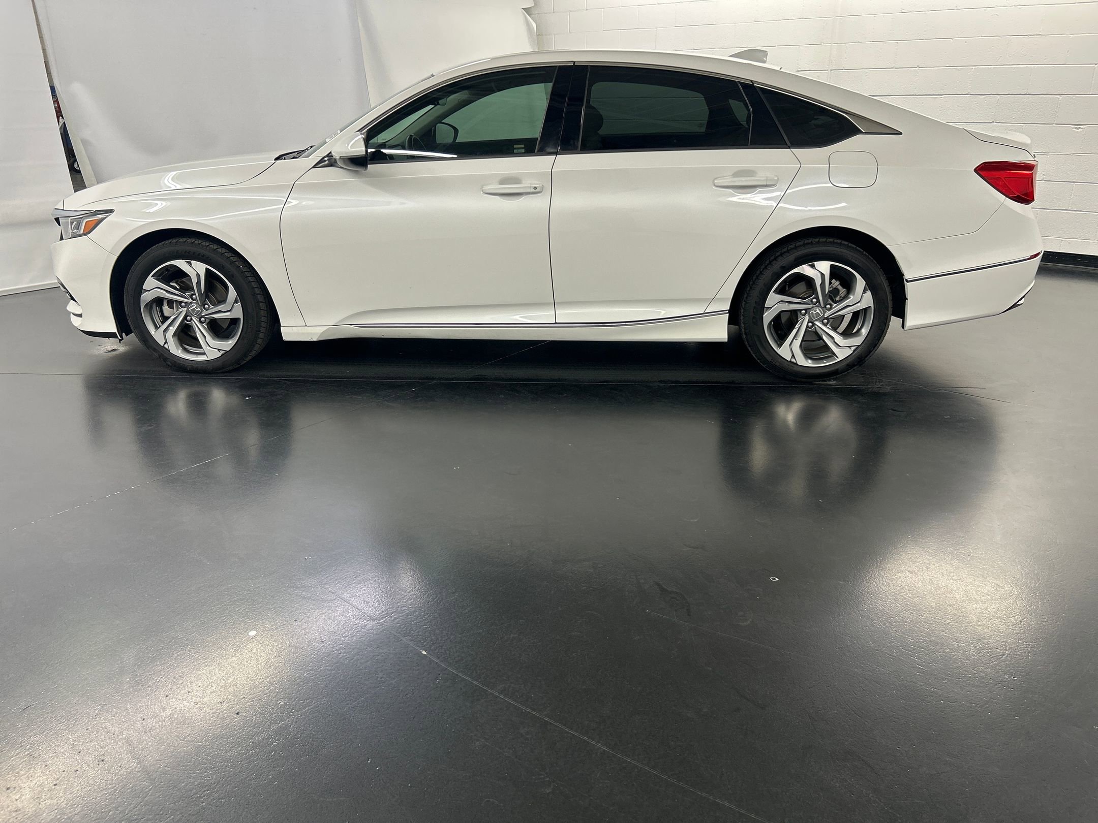 2020 Honda Accord EX-L photo 2