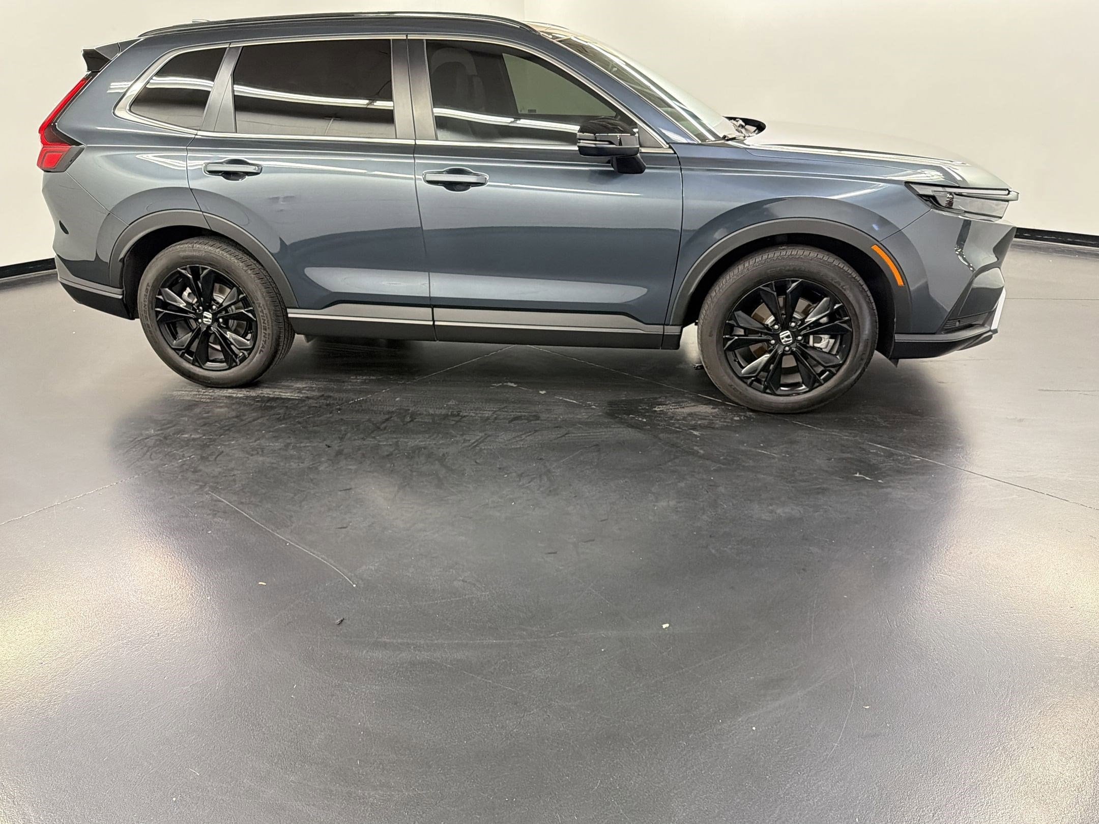 2023 Honda CR-V Hybrid Sport Touring photo 3