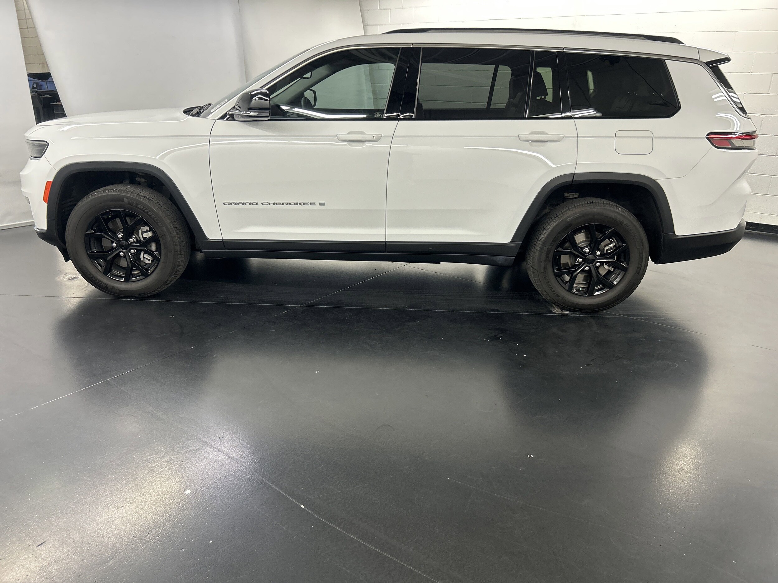 2023 Jeep Grand Cherokee Limited photo 4