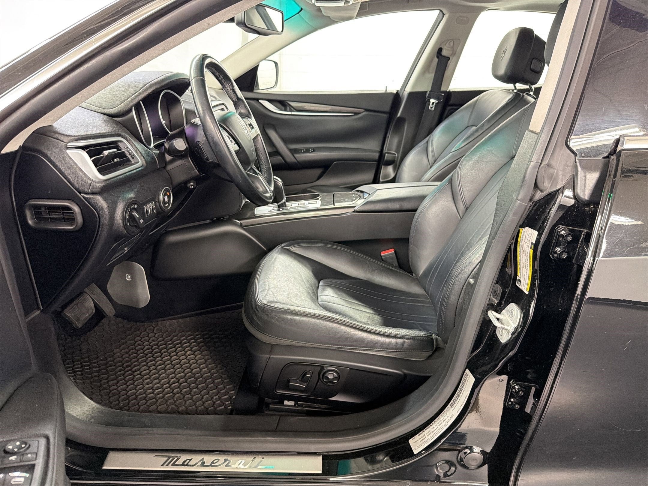 2015 Maserati Ghibli 4dr Sdn photo 4