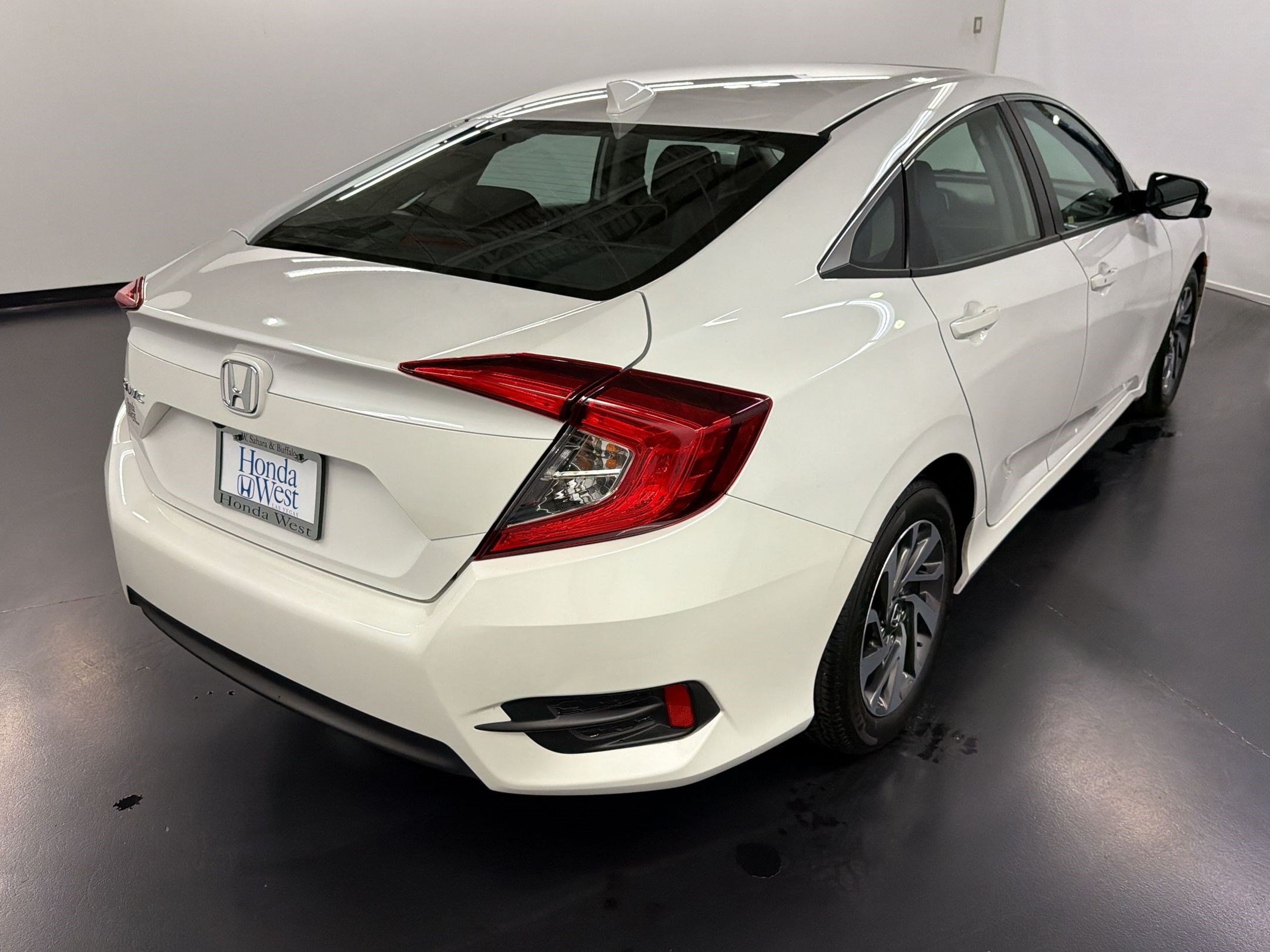 2018 Honda Civic EX - Photo 9