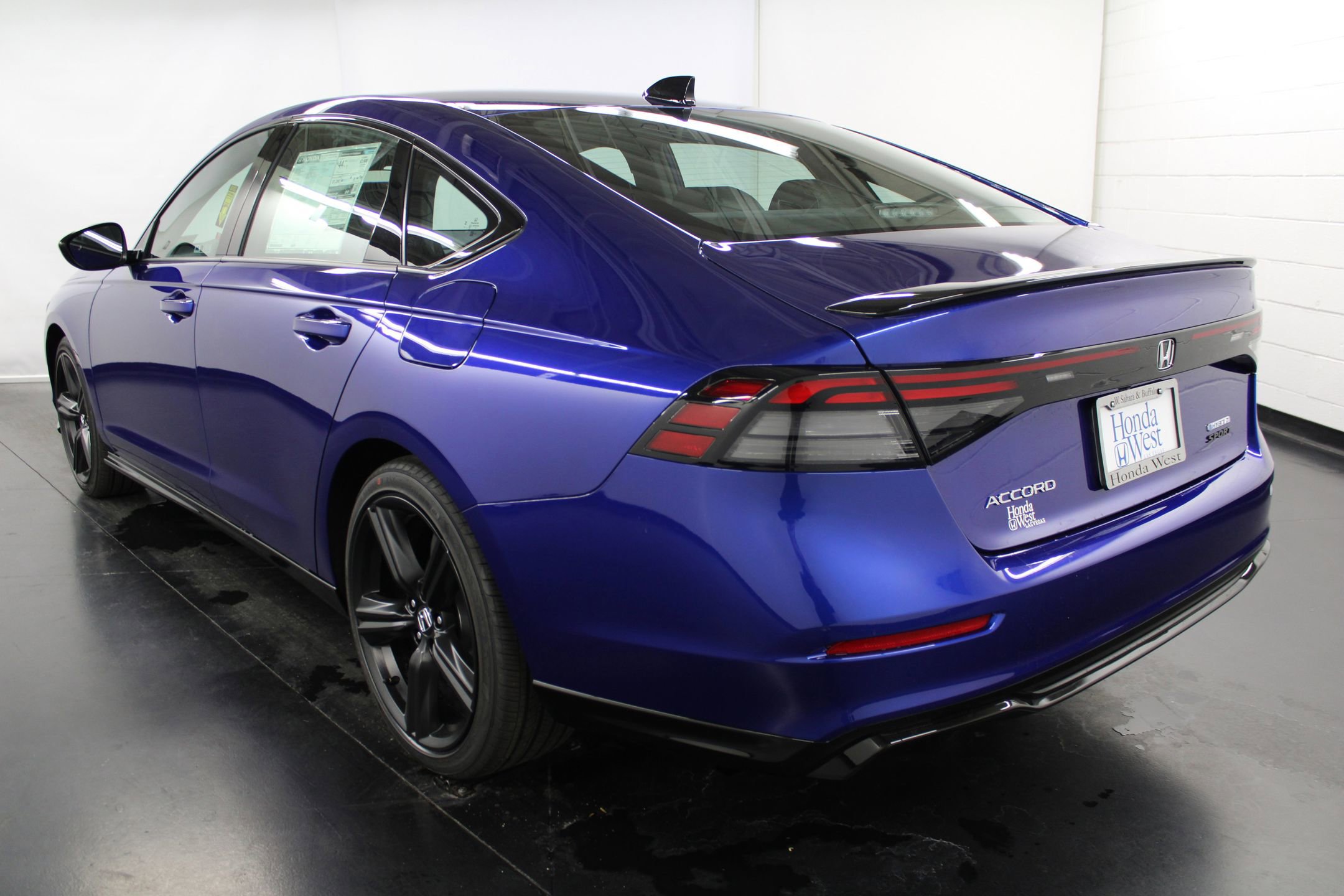2025 Honda Accord Hybrid Sport-L photo 3